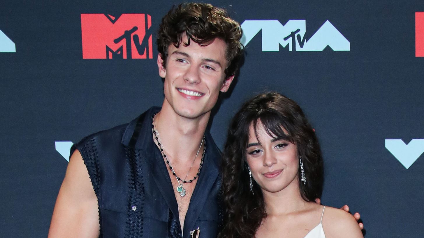Love is dead | &#x397; Camila Cabello &#x3BA;&#x3B1;&#x3B9; &#x3BF; Shawn Mendes &#x3B1;&#x3BD;&#x3B1;&#x3BA;&#x3BF;&#x3AF;&#x3BD;&#x3C9;&#x3C3;&#x3B1;&#x3BD; &#x3C4;&#x3BF;&#x3BD; &#x3C7;&#x3C9;&#x3C1;&#x3B9;&#x3C3;&#x3BC;&#x3CC; &#x3C4;&#x3BF;&#x3C5;&#x3C2;