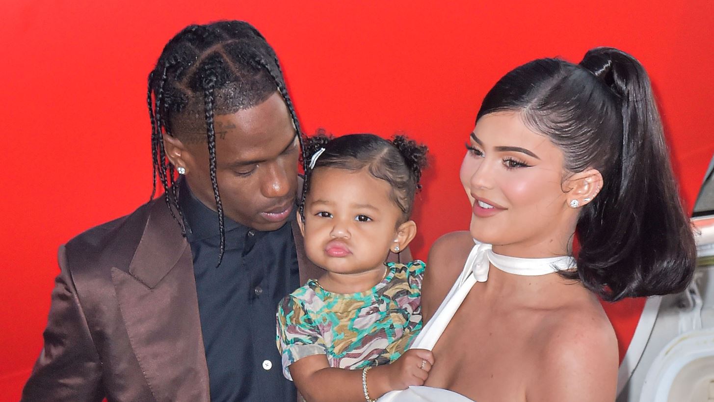 &#x397; Kylie Jenner &#x3B1;&#x3C0;&#x3BF;&#x3BA;&#x3AC;&#x3BB;&#x3C5;&#x3C8;&#x3B5; &#x3C4;&#x3BF; &#x3C0;&#x3C1;&#x3CC;&#x3C3;&#x3C9;&#x3C0;&#x3BF; &#x3C4;&#x3BF;&#x3C5; &#x3B3;&#x3B9;&#x3BF;&#x3C5; &#x3C4;&#x3B7;&#x3C2; &#x3BA;&#x3B1;&#x3B9; &#x3C4;&#x3BF; &#x3BD;&#x3AD;&#x3BF; &#x3CC;&#x3BD;&#x3BF;&#x3BC;&#x3AC; &#x3C4;&#x3BF;&#x3C5;