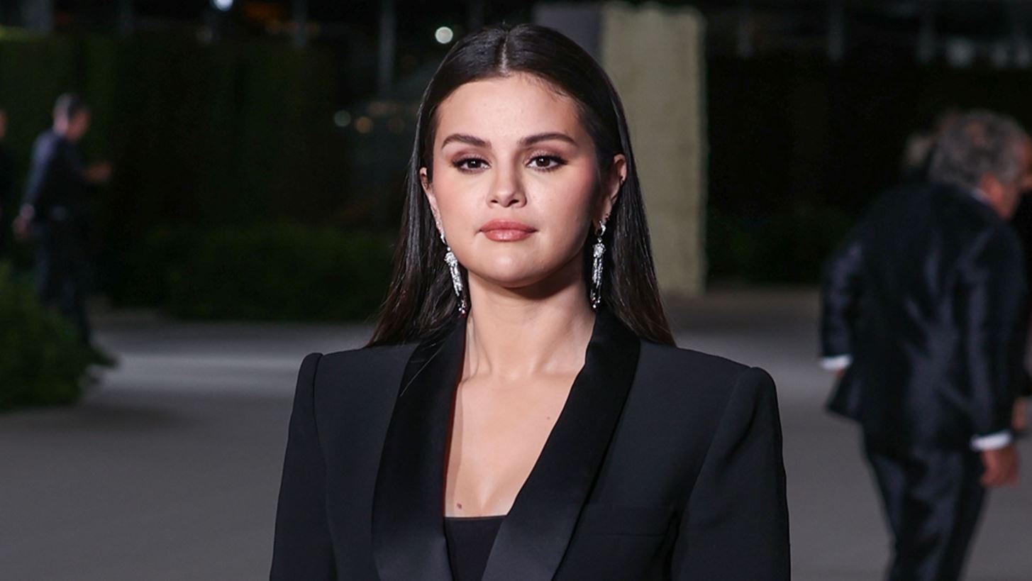 Selena Gomez | &#x397; &#x3C4;&#x3C1;&#x3C5;&#x3C6;&#x3B5;&#x3C1;&#x3AE; &#x3C3;&#x3C4;&#x3B9;&#x3B3;&#x3BC;&#x3AE; &#x3BC;&#x3B5; &#x3C4;&#x3B7;&#x3BD; 9&#x3C7;&#x3C1;&#x3BF;&#x3BD;&#x3B7; &#x3B1;&#x3B4;&#x3B5;&#x3C1;&#x3C6;&#x3AE; &#x3C4;&#x3B7;&#x3C2; &#x3C3;&#x3C4;&#x3B9;&#x3C2; &#x3A7;&#x3C1;&#x3C5;&#x3C3;&#x3AD;&#x3C2; &#x3A3;&#x3C6;&#x3B1;&#x3AF;&#x3C1;&#x3B5;&#x3C2;