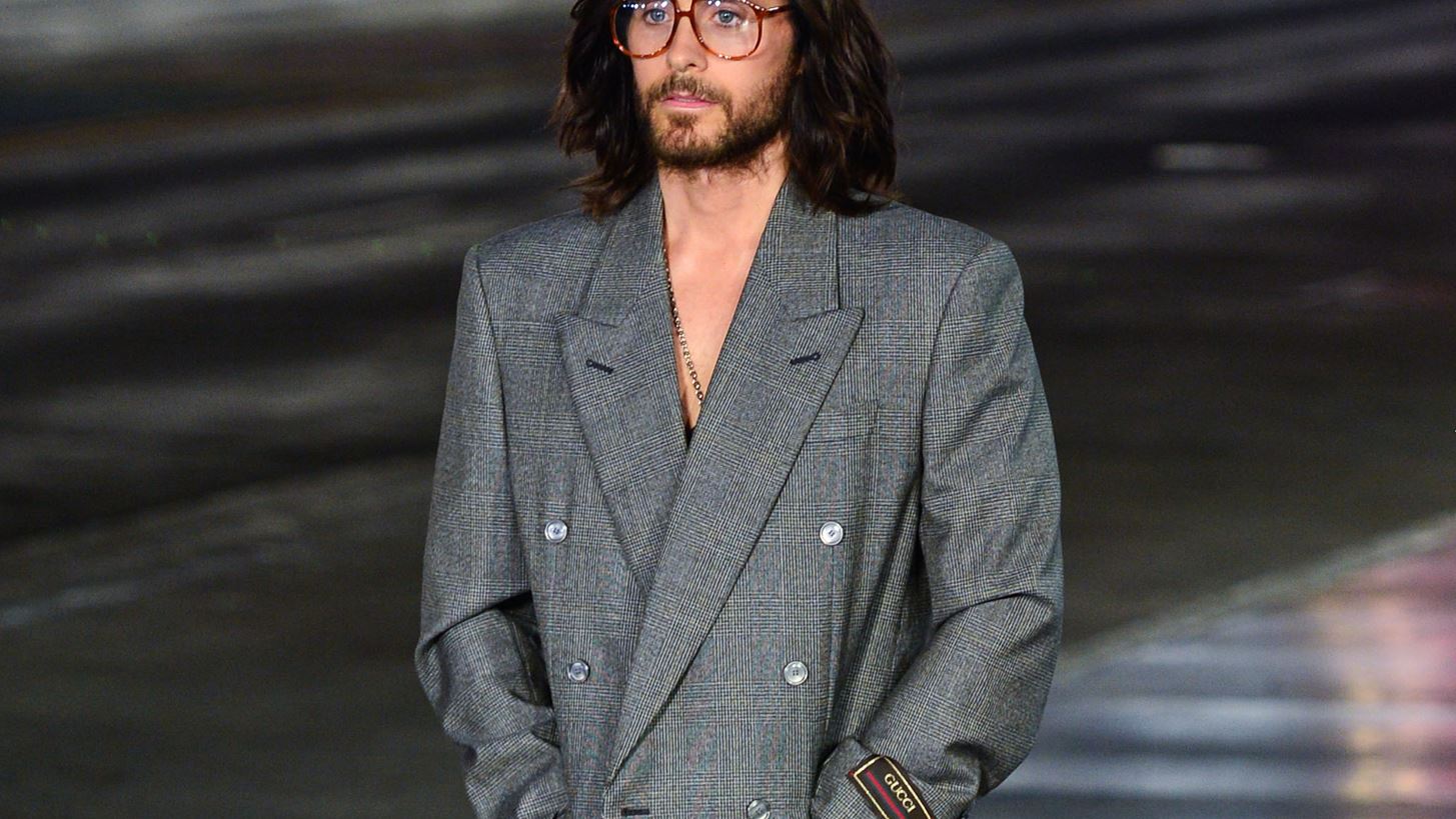Jared Leto | &#x3A0;&#x3BF;&#x3B6;&#x3AC;&#x3C1;&#x3B5;&#x3B9; &#x3B3;&#x3B9;&#x3B1; &#x3C4;&#x3B1; 50&#x3B1; &#x3B3;&#x3B5;&#x3BD;&#x3AD;&#x3B8;&#x3BB;&#x3B9;&#x3AC; &#x3C4;&#x3BF;&#x3C5; &#x3BA;&#x3B1;&#x3B9; &#x3BC;&#x3BF;&#x3B9;&#x3AC;&#x3B6;&#x3B5;&#x3B9; &#x3B5;&#x3AF;&#x3BA;&#x3BF;&#x3C3;&#x3B9; &#x3C7;&#x3C1;&#x3CC;&#x3BD;&#x3B9;&#x3B1; &#x3BD;&#x3B5;&#x3CC;&#x3C4;&#x3B5;&#x3C1;&#x3BF;&#x3C2;