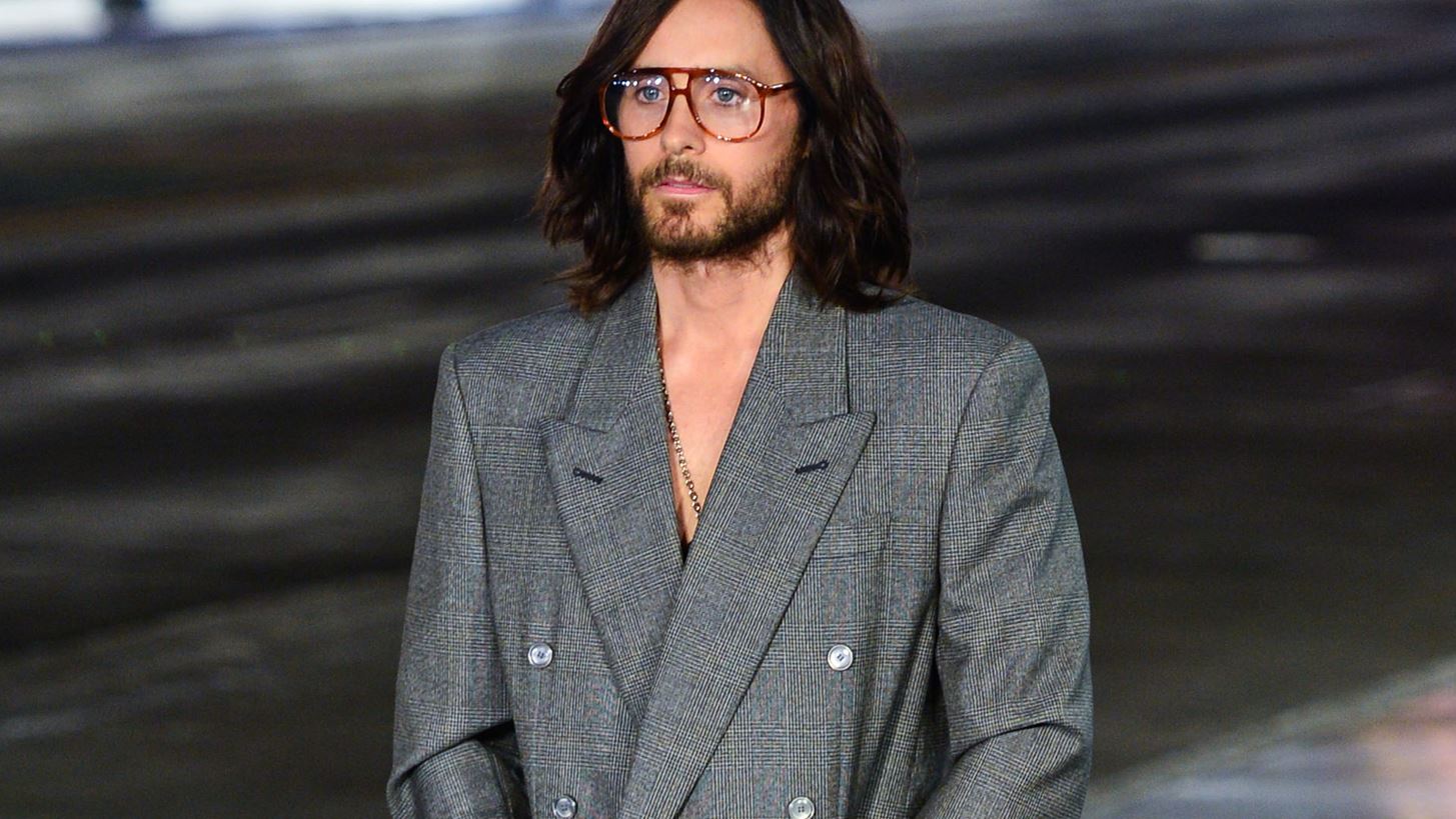 Love Parade | &#x38C;&#x3BB;&#x3BF;&#x3B9; &#x3BF;&#x3B9; celebrities &#x3C0;&#x3BF;&#x3C5; &#x3C0;&#x3B5;&#x3C1;&#x3C0;&#x3AC;&#x3C4;&#x3B7;&#x3C3;&#x3B1;&#x3BD; &#x3C3;&#x3C4;&#x3BF; catwalk &#x3C4;&#x3BF;&#x3C5; &#x3BF;&#x3AF;&#x3BA;&#x3BF;&#x3C5; Gucci