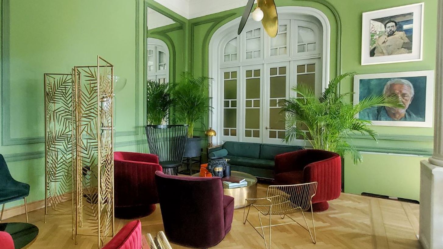 &#x393;&#x3BD;&#x3C9;&#x3C1;&#x3AF;&#x3B6;&#x3BF;&#x3BD;&#x3C4;&#x3B1;&#x3C2; &#x3C4;&#x3B9;&#x3C2; &#x3B3;&#x3C5;&#x3BD;&#x3B1;&#x3AF;&#x3BA;&#x3B5;&#x3C2; &#x3C0;&#x3AF;&#x3C3;&#x3C9; &#x3B1;&#x3C0;&#x3CC; &#x3C4;&#x3BF; Aristide, &#x3C4;&#x3BF; &#x3BC;&#x3B9;&#x3BA;&#x3C1;&#x3CC; &#x3BE;&#x3B5;&#x3BD;&#x3BF;&#x3B4;&#x3BF;&#x3C7;&#x3B5;&#x3AF;&#x3BF; &#x3C0;&#x3BF;&#x3C5; &#x3BC;&#x3B1;&#x3B3;&#x3BD;&#x3AE;&#x3C4;&#x3B9;&#x3C3;&#x3B5; &#x3C4;&#x3B1; &#x3C0;&#x3B1;&#x3B3;&#x3BA;&#x3CC;&#x3C3;&#x3BC;&#x3B9;&#x3B1; media