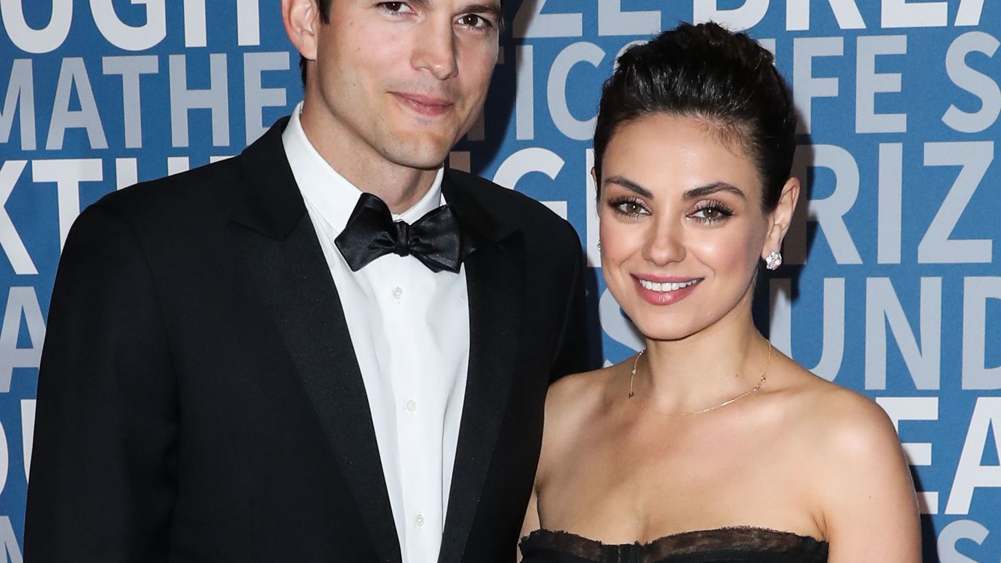Mila Kunis | &#x3A0;&#x3CE;&#x3C2; &#x3B1;&#x3BD;&#x3C4;&#x3AD;&#x3B4;&#x3C1;&#x3B1;&#x3C3;&#x3B5; &#x3CC;&#x3C4;&#x3B1;&#x3BD; &#x3B5;&#x3AF;&#x3B4;&#x3B5; &#x3C4;&#x3B9;&#x3C2; &quot;&#x3AC;&#x3B2;&#x3BF;&#x3BB;&#x3B5;&#x3C2;&quot; &#x3C6;&#x3C9;&#x3C4;&#x3BF;&#x3B3;&#x3C1;&#x3B1;&#x3C6;&#x3AF;&#x3B5;&#x3C2; &#x3C4;&#x3BF;&#x3C5; Ashton Kutcher &#x3BA;&#x3B1;&#x3B9; &#x3C4;&#x3B7;&#x3C2; Reese Witherspoon &#x3C3;&#x3C4;&#x3BF; &#x3BA;&#x3CC;&#x3BA;&#x3BA;&#x3B9;&#x3BD;&#x3BF; &#x3C7;&#x3B1;&#x3BB;&#x3AF;;
