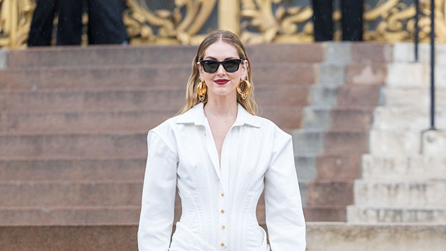 To wet look &#x3C4;&#x3B7;&#x3C2; Chiara Ferragni &#x3B5;&#x3AF;&#x3BD;&#x3B1;&#x3B9; &#x3C4;&#x3BF; &#x3B9;&#x3B4;&#x3B1;&#x3BD;&#x3B9;&#x3BA;&#x3CC; haistyle &#x3B3;&#x3B9;&#x3B1; &#x3CC;&#x3BB;&#x3B1; &#x3C4;&#x3B1; &#x3BA;&#x3B1;&#x3BB;&#x3BF;&#x3BA;&#x3B1;&#x3B9;&#x3C1;&#x3B9;&#x3BD;&#x3AC; &#x3BA;&#x3B1;&#x3BB;&#x3AD;&#x3C3;&#x3BC;&#x3B1;&#x3C4;&#x3B1;