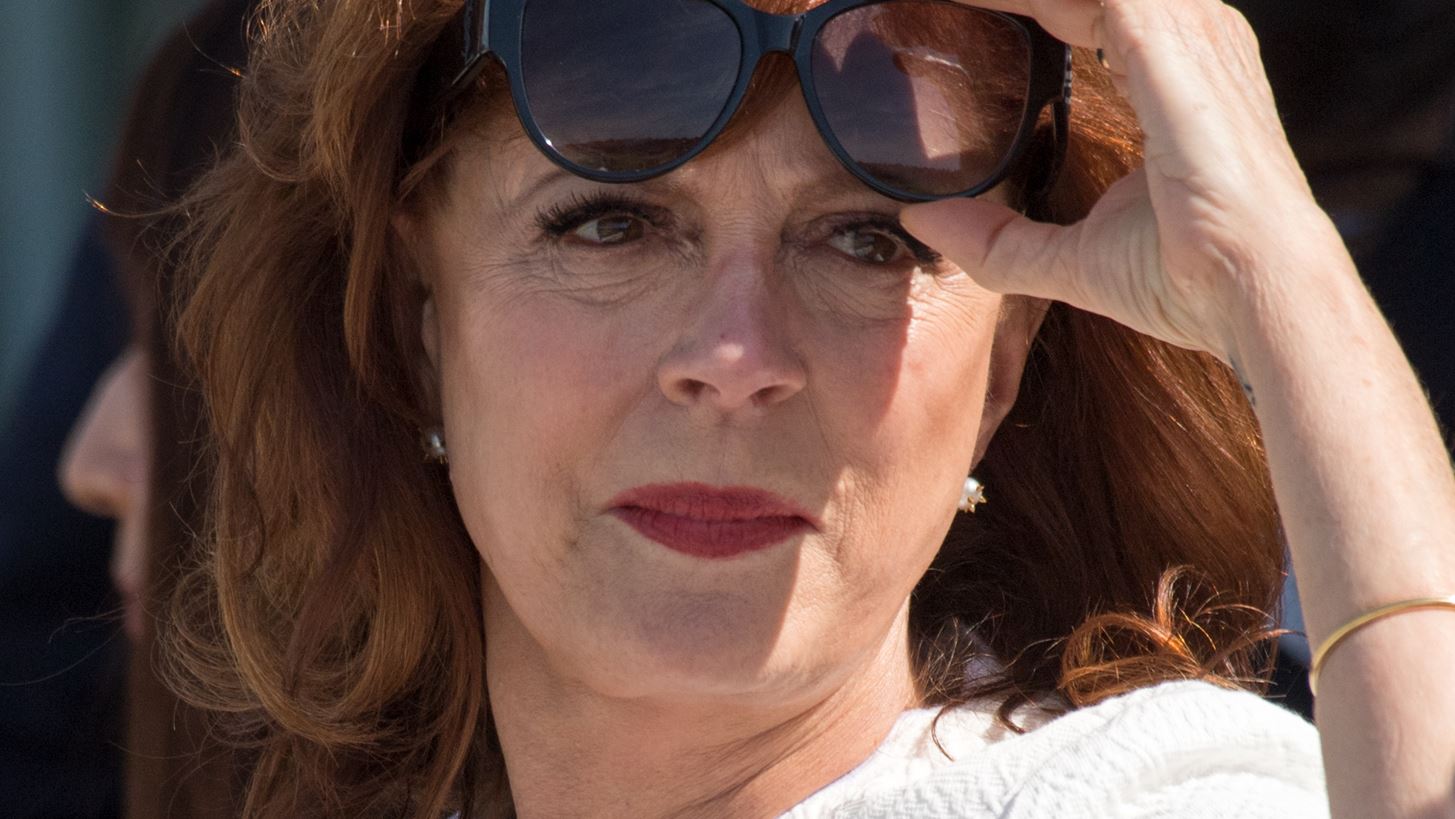 H Susan Sarandon &#x3C3;&#x3C0;&#x3AC;&#x3B5;&#x3B9; &#x3C4;&#x3BF; &#x3C0;&#x3C1;&#x3C9;&#x3C4;&#x3CC;&#x3BA;&#x3BF;&#x3BB;&#x3BB;&#x3BF; &#x3C3;&#x3C4;&#x3BF; Guards Polo Club