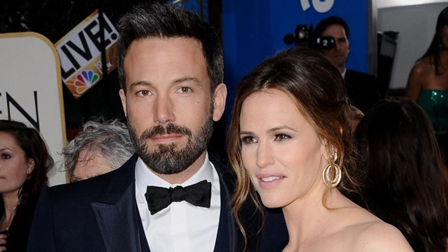 &#x39F; Ben Affleck &#x3B1;&#x3BD;&#x3B1;&#x3B8;&#x3B5;&#x3C9;&#x3C1;&#x3B5;&#x3AF; &#x3C4;&#x3B1; &#x3C3;&#x3C7;&#x3BF;&#x3BB;&#x3B9;&#x3AC; &#x3C4;&#x3BF;&#x3C5; &#x3B3;&#x3B9;&#x3B1; &#x3C4;&#x3B7; Jennifer Garner - &#x397; &#x3B1;&#x3BD;&#x3C4;&#x3AF;&#x3B4;&#x3C1;&#x3B1;&#x3C3;&#x3B7; &#x3C4;&#x3B7;&#x3C2; J.Lo