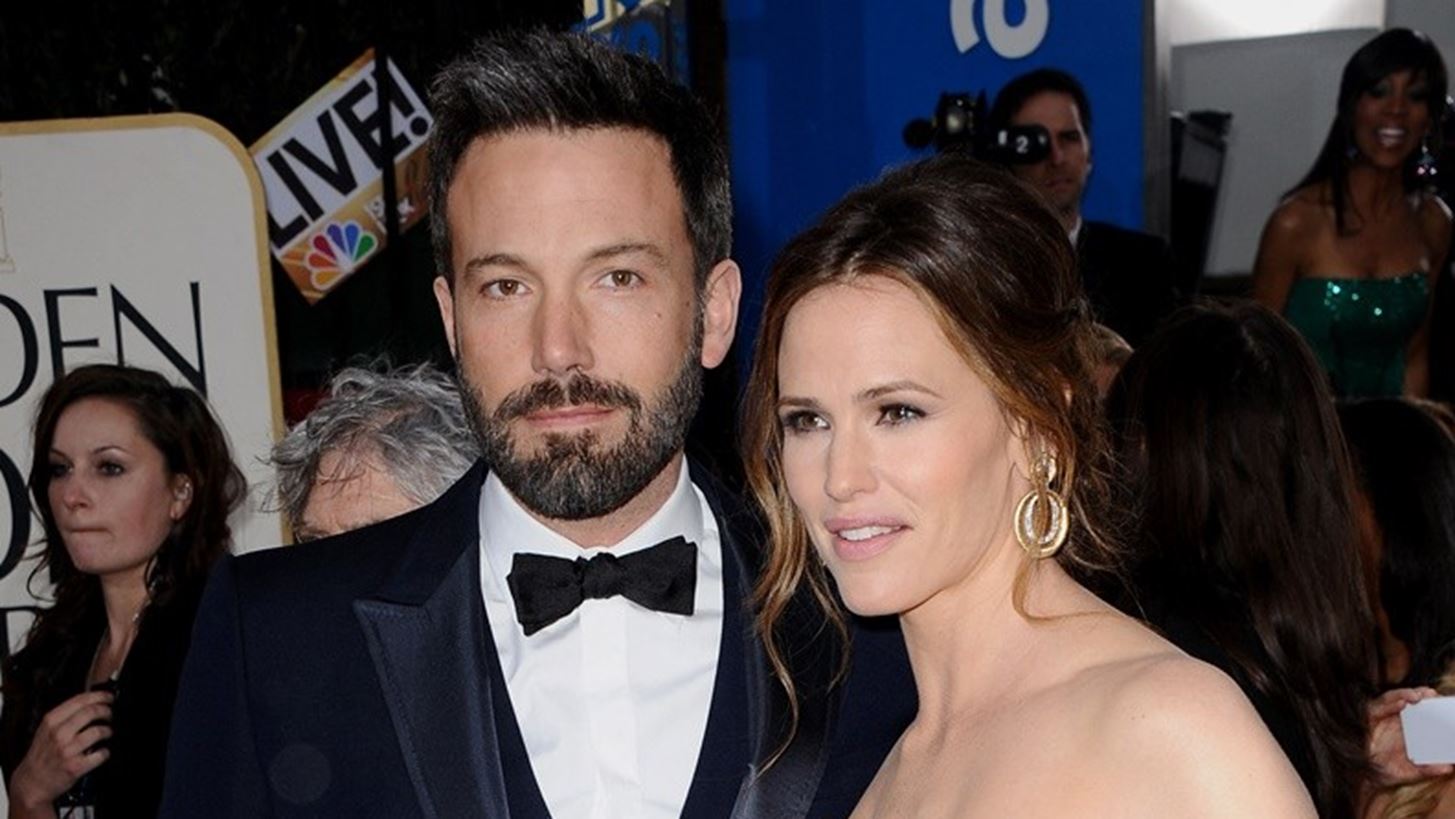 Jennifer Garner | &#x393;&#x3B9;&#x3B1;&#x3C4;&#x3AF; &#x3B7; &#x3C0;&#x3C1;&#x3CE;&#x3B7;&#x3BD; &#x3C3;&#x3CD;&#x3B6;&#x3C5;&#x3B3;&#x3BF;&#x3C2; &#x3C4;&#x3BF;&#x3C5; Ben Affleck &#x3B4;&#x3B5;&#x3BD; &#x3C0;&#x3B1;&#x3C1;&#x3B1;&#x3B2;&#x3C1;&#x3AD;&#x3B8;&#x3B7;&#x3BA;&#x3B5; &#x3C3;&#x3C4;&#x3BF;&#x3BD; &#x3B3;&#x3AC;&#x3BC;&#x3BF; &#x3C4;&#x3BF;&#x3C5; &#x3BC;&#x3B5; &#x3C4;&#x3B7; Jennifer Lopez