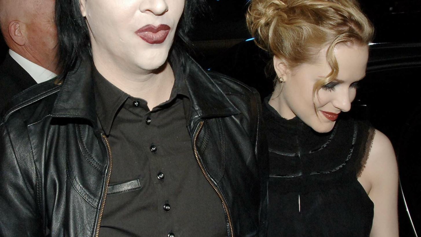 Marilyn Manson | &#x388;&#x3BA;&#x3B1;&#x3BD;&#x3B5; &#x3BC;&#x3AE;&#x3BD;&#x3C5;&#x3C3;&#x3B7; &#x3B3;&#x3B9;&#x3B1; &#x3C3;&#x3C5;&#x3BA;&#x3BF;&#x3C6;&#x3B1;&#x3BD;&#x3C4;&#x3B9;&#x3BA;&#x3AE; &#x3B4;&#x3C5;&#x3C3;&#x3C6;&#x3AE;&#x3BC;&#x3B9;&#x3C3;&#x3B7; &#x3C3;&#x3C4;&#x3B7;&#x3BD; Evan Rachel Wood