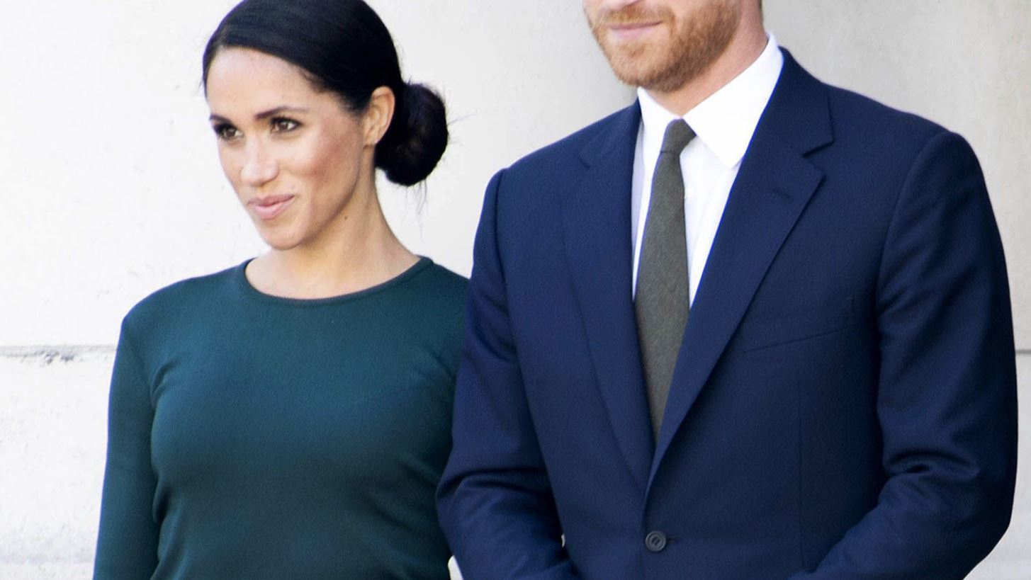 Meghan Markle-&#x3A0;&#x3C1;&#x3AF;&#x3B3;&#x3BA;&#x3B9;&#x3C0;&#x3B1;&#x3C2; Harry: &#x3A4;&#x3BF; &#x3C0;&#x3C1;&#x3CE;&#x3C4;&#x3BF; &#x3B5;&#x3C0;&#x3AF;&#x3C3;&#x3B7;&#x3BC;&#x3BF; &#x3C4;&#x3B1;&#x3BE;&#x3AF;&#x3B4;&#x3B9; &#x3C4;&#x3BF;&#x3C5;&#x3C2; &#x3C3;&#x3C4;&#x3BF; &#x394;&#x3BF;&#x3C5;&#x3B2;&#x3BB;&#x3AF;&#x3BD;&#x3BF;