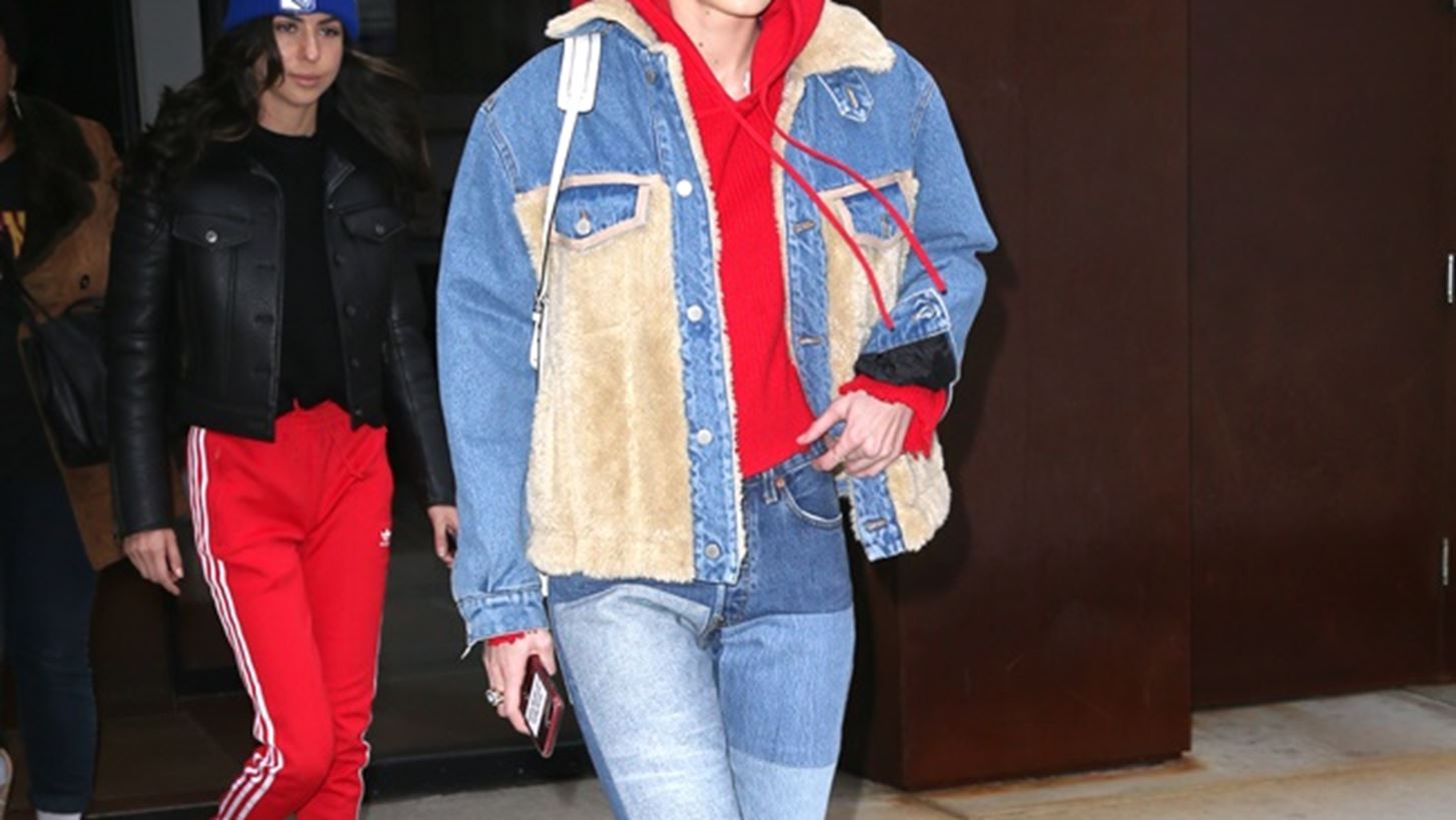 Gigi Hadid-Victoria Beckham: &#x3A0;&#x3BF;&#x3CD; &#x3C4;&#x3B9;&#x3C2; &#x3B5;&#x3BD;&#x3C4;&#x3CC;&#x3C0;&#x3B9;&#x3C3;&#x3B5; &#x3BF; &#x3C6;&#x3C9;&#x3C4;&#x3BF;&#x3B3;&#x3C1;&#x3B1;&#x3C6;&#x3B9;&#x3BA;&#x3CC;&#x3C2; &#x3C6;&#x3B1;&#x3BA;&#x3CC;&#x3C2;;