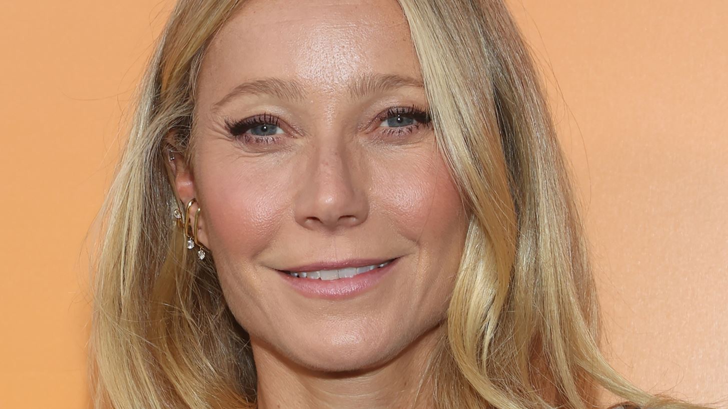 Gwyneth Paltrow | &#x3A3;&#x3C7;&#x3B5;&#x3B4;&#x3B9;&#x3AC;&#x3B6;&#x3B5;&#x3B9; &#x3BD;&#x3B1; &#x3B5;&#x3B3;&#x3BA;&#x3B1;&#x3C4;&#x3B1;&#x3BB;&#x3B5;&#x3AF;&#x3C8;&#x3B5;&#x3B9; &#x3C4;&#x3BF; &#x3A7;&#x3CC;&#x3BB;&#x3B9;&#x3B3;&#x3BF;&#x3C5;&#x3BD;&#x3C4;