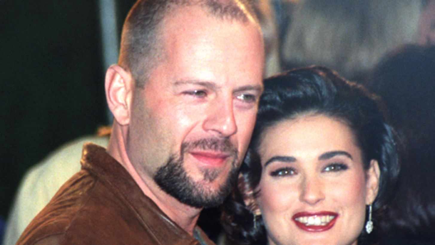 Demi Moore | &#x397; &#x3C3;&#x3C5;&#x3BC;&#x3B2;&#x3BF;&#x3C5;&#x3BB;&#x3AE; &#x3C0;&#x3BF;&#x3C5; &#x3AD;&#x3B4;&#x3C9;&#x3C3;&#x3B5; &#x3C3;&#x3C4;&#x3B9;&#x3C2; &#x3BA;&#x3CC;&#x3C1;&#x3B5;&#x3C2; &#x3C4;&#x3B7;&#x3C2; &#x3CC;&#x3C4;&#x3B1;&#x3BD; &#x3BF; Bruce Willis &#x3B4;&#x3B9;&#x3B1;&#x3B3;&#x3BD;&#x3CE;&#x3C3;&#x3C4;&#x3B7;&#x3BA;&#x3B5; &#x3BC;&#x3B5; &#x3B1;&#x3C6;&#x3B1;&#x3C3;&#x3AF;&#x3B1;