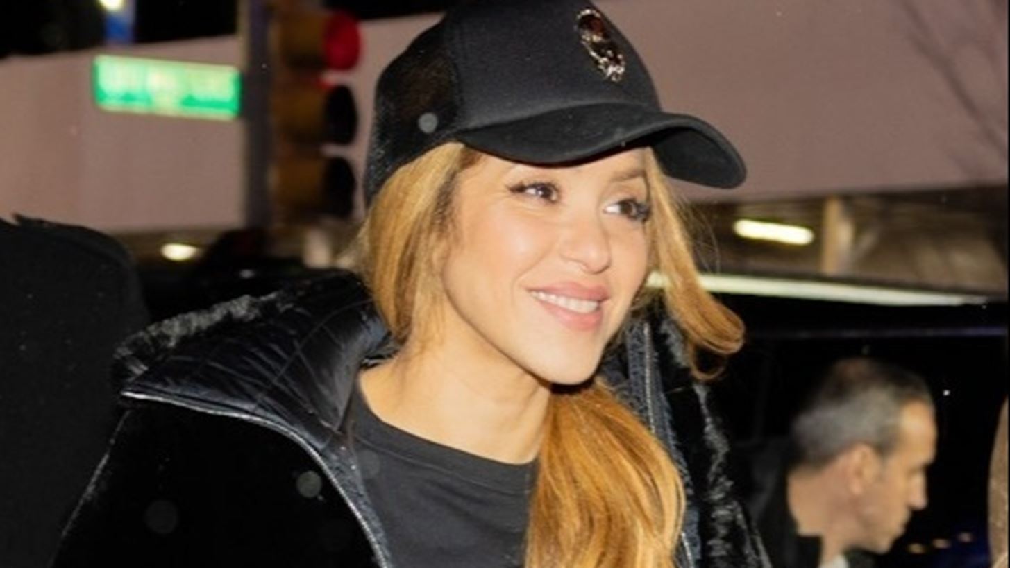 &#x397; Shakira &#x3B5;&#x3BA;&#x3BB;&#x3B9;&#x3C0;&#x3B1;&#x3C1;&#x3B5;&#x3AF; &#x3C4;&#x3BF;&#x3BD; Tom Cruise &#x3BD;&#x3B1; &#x3C3;&#x3C4;&#x3B1;&#x3BC;&#x3B1;&#x3C4;&#x3AE;&#x3C3;&#x3B5;&#x3B9; &#x3BC;&#x3B5; &#x3C4;&#x3BF; &#x3C6;&#x3BB;&#x3B5;&#x3C1;&#x3C4;