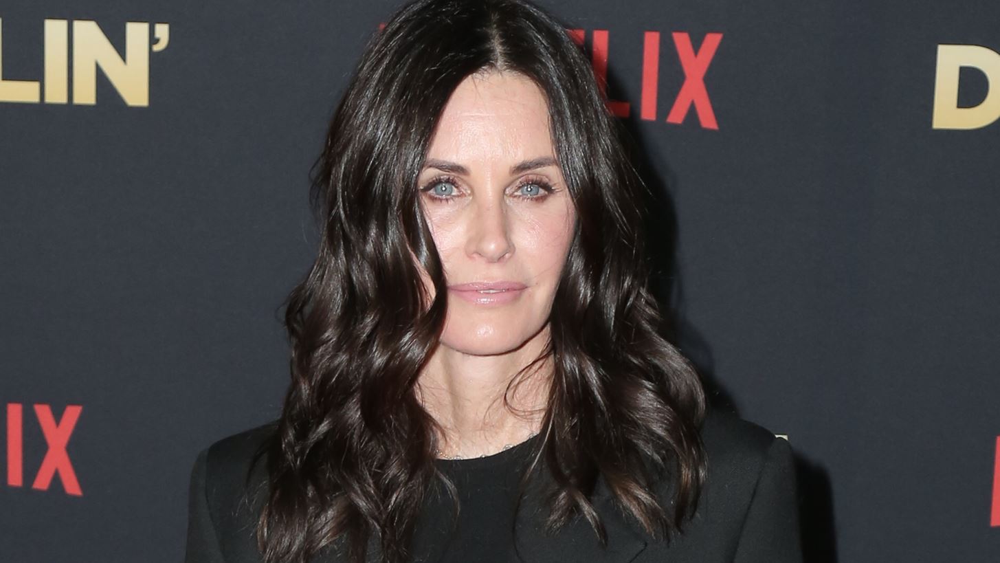 Courteney Cox | &#x393;&#x3B9;&#x3B1;&#x3C4;&#x3AF; &#x3BF;&#x3B9; &#x3C5;&#x3C0;&#x3BF;&#x3C8;&#x3B7;&#x3C6;&#x3B9;&#x3CC;&#x3C4;&#x3B7;&#x3C4;&#x3B5;&#x3C2; &#x3C4;&#x3C9;&#x3BD; &#x3C6;&#x3B5;&#x3C4;&#x3B9;&#x3BD;&#x3CE;&#x3BD; Emmy &#x3B5;&#x3AF;&#x3BD;&#x3B1;&#x3B9; &#x3BC;&#x3B9;&#x3B1; &#x3B4;&#x3B9;&#x3BA;&#x3B1;&#x3AF;&#x3C9;&#x3C3;&#x3B7; &#x3B3;&#x3B9;&#x3B1; &#x3C4;&#x3B7; &quot;Monica&quot;