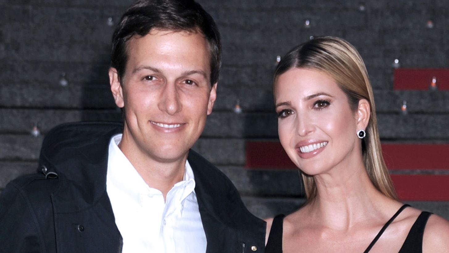 Jared Kushner | &#x397; &#x3BC;&#x3C5;&#x3C3;&#x3C4;&#x3B9;&#x3BA;&#x3AE; &#x3BC;&#x3AC;&#x3C7;&#x3B7; &#x3C4;&#x3BF;&#x3C5; &#x3C3;&#x3C5;&#x3B6;&#x3CD;&#x3B3;&#x3BF;&#x3C5; &#x3C4;&#x3B7;&#x3C2; Ivanka Trump &#x3BC;&#x3B5; &#x3C4;&#x3BF;&#x3BD; &#x3BA;&#x3B1;&#x3C1;&#x3BA;&#x3AF;&#x3BD;&#x3BF; &#x3B5;&#x3BD;&#x3CE; &#x3B5;&#x3C1;&#x3B3;&#x3B1;&#x3B6;&#x3CC;&#x3C4;&#x3B1;&#x3BD; &#x3C3;&#x3C4;&#x3BF;&#x3BD; &#x39B;&#x3B5;&#x3C5;&#x3BA;&#x3CC; &#x39F;&#x3AF;&#x3BA;&#x3BF;