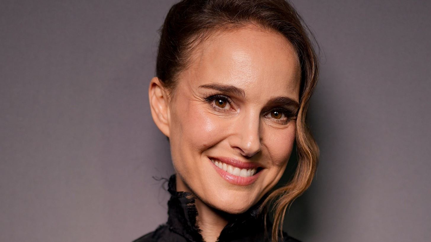 &#x39E;&#x3B1;&#x3BD;&#x3AC; &#x3B5;&#x3C1;&#x3C9;&#x3C4;&#x3B5;&#x3C5;&#x3BC;&#x3AD;&#x3BD;&#x3B7; &#x3B7; Natalie Portman | &#x3A0;&#x3BF;&#x3B9;&#x3BF;&#x3C2; &#x3B5;&#x3AF;&#x3BD;&#x3B1;&#x3B9; &#x3BF; &#x3BA;&#x3B1;&#x3BB;&#x3BB;&#x3B9;&#x3C4;&#x3AD;&#x3C7;&#x3BD;&#x3B7;&#x3C2; &#x3C0;&#x3BF;&#x3C5; &#x3C4;&#x3B7;&#x3C2; &quot;&#x3AD;&#x3BA;&#x3BB;&#x3B5;&#x3C8;&#x3B5;&quot; &#x3C4;&#x3B7;&#x3BD; &#x3BA;&#x3B1;&#x3C1;&#x3B4;&#x3B9;&#x3AC;