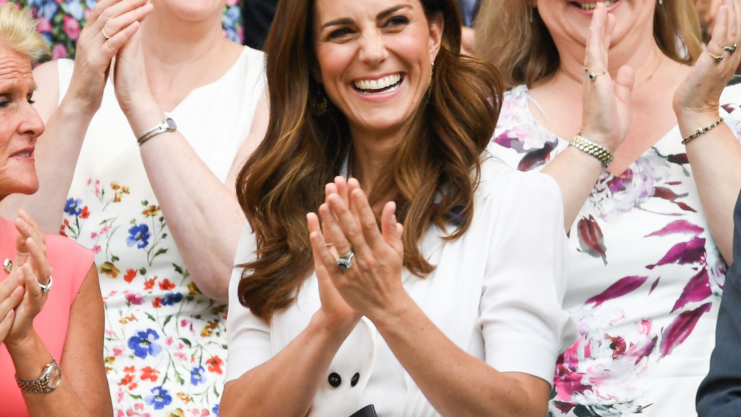 &#x397; Kate Middleton &#x3AD;&#x3BA;&#x3B1;&#x3BD;&#x3B5; &#x3BC;&#x3AF;&#x3B1; &#x3B1;&#x3C0;&#x3CC; &#x3C4;&#x3B9;&#x3C2; &#x3C0;&#x3B9;&#x3BF; chic &#x3B5;&#x3BC;&#x3C6;&#x3B1;&#x3BD;&#x3AF;&#x3C3;&#x3B5;&#x3B9;&#x3C2; &#x3C4;&#x3B7;&#x3C2; &#x3C3;&#x3C4;&#x3BF; Wimbledon