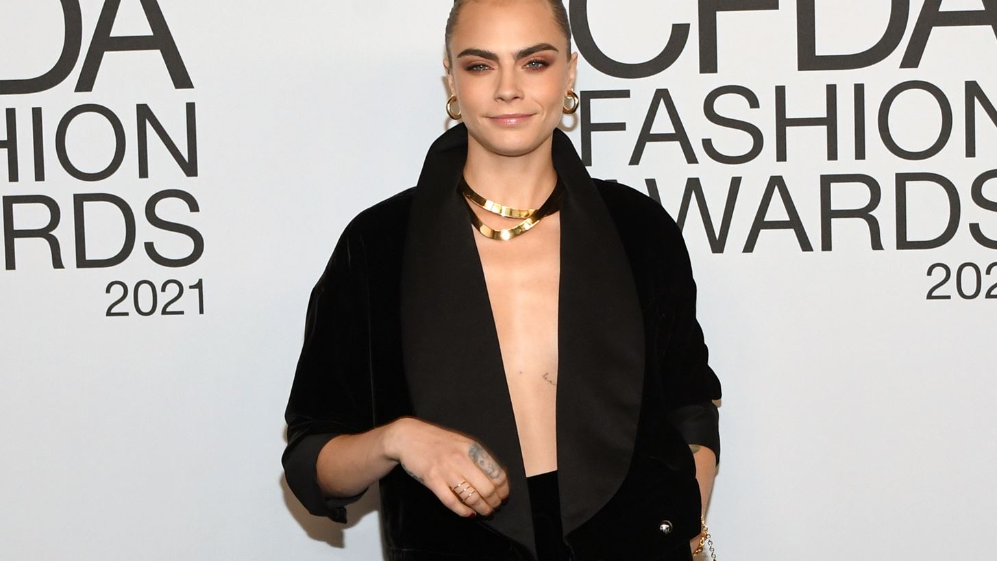 Cara Delevingne | &#x39F; &#x3B5;&#x3B8;&#x3B9;&#x3C3;&#x3BC;&#x3CC;&#x3C2; &#x3C4;&#x3B7;&#x3C2; &#x3BC;&#x3B7;&#x3C4;&#x3AD;&#x3C1;&#x3B1;&#x3C2; &#x3C4;&#x3B7;&#x3C2; &#x3C3;&#x3C4;&#x3B7;&#x3BD; &#x3B7;&#x3C1;&#x3C9;&#x3AF;&#x3BD;&#x3B7;, &#x3B7; &#x3BA;&#x3B1;&#x3C4;&#x3AC;&#x3B8;&#x3BB;&#x3B9;&#x3C8;&#x3B7; &#x3BA;&#x3B1;&#x3B9; &#x3B7; &#x3B5;&#x3C0;&#x3B9;&#x3B8;&#x3C5;&#x3BC;&#x3AF;&#x3B1; &#x3C4;&#x3B7;&#x3C2; &#x3BD;&#x3B1; &#x3B3;&#x3AF;&#x3BD;&#x3B5;&#x3B9; &#x3BC;&#x3B7;&#x3C4;&#x3AD;&#x3C1;&#x3B1;