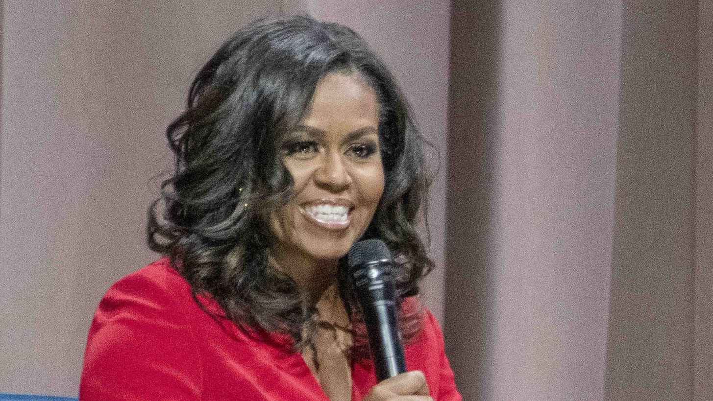 &#x397; Michelle Obama &#x3BC;&#x3B5; &#x3C4;&#x3B7;&#x3BD; &#x3C0;&#x3B9;&#x3BF; &#x3B1;&#x3BD;&#x3B1;&#x3C4;&#x3C1;&#x3B5;&#x3C0;&#x3C4;&#x3B9;&#x3BA;&#x3AE; &#x3B5;&#x3BC;&#x3C6;&#x3AC;&#x3BD;&#x3B9;&#x3C3;&#x3B7; &#x3C0;&#x3BF;&#x3C5; &#x3AD;&#x3C7;&#x3B5;&#x3B9; &#x3BA;&#x3AC;&#x3BD;&#x3B5;&#x3B9; &#x3BC;&#x3AD;&#x3C7;&#x3C1;&#x3B9; &#x3C3;&#x3AE;&#x3BC;&#x3B5;&#x3C1;&#x3B1;