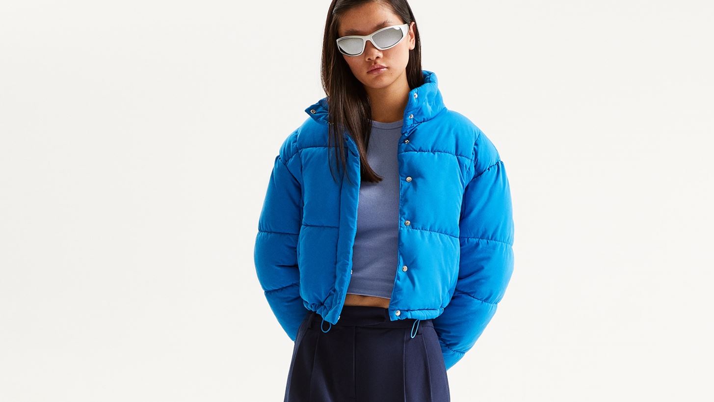 &#x397; Bershka &#x3C0;&#x3B1;&#x3C1;&#x3BF;&#x3C5;&#x3C3;&#x3B9;&#x3AC;&#x3B6;&#x3B5;&#x3B9; &#x3C4;&#x3BF; DAD FIT, &#x3C4;&#x3BF; &#x3C0;&#x3B9;&#x3BF; &#x3B5;&#x3C5;&#x3BA;&#x3BF;&#x3BB;&#x3BF;&#x3C6;&#x3CC;&#x3C1;&#x3B5;&#x3C4;&#x3BF; &#x3C0;&#x3B1;&#x3BD;&#x3C4;&#x3B5;&#x3BB;&#x3CC;&#x3BD;&#x3B9; &#x3C4;&#x3B7;&#x3C2; &#x3C3;&#x3B5;&#x3B6;&#x3CC;&#x3BD;!