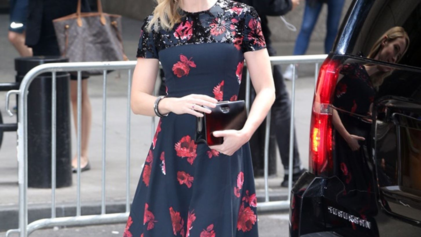 Nicole Kidman-Emily Blunt: &#x3A0;&#x3BF;&#x3CD; &#x3C4;&#x3B9;&#x3C2; &#x3B5;&#x3BD;&#x3C4;&#x3CC;&#x3C0;&#x3B9;&#x3C3;&#x3B5; &#x3BF; &#x3C6;&#x3C9;&#x3C4;&#x3BF;&#x3B3;&#x3C1;&#x3B1;&#x3C6;&#x3B9;&#x3BA;&#x3CC;&#x3C2; &#x3C6;&#x3B1;&#x3BA;&#x3CC;&#x3C2;;