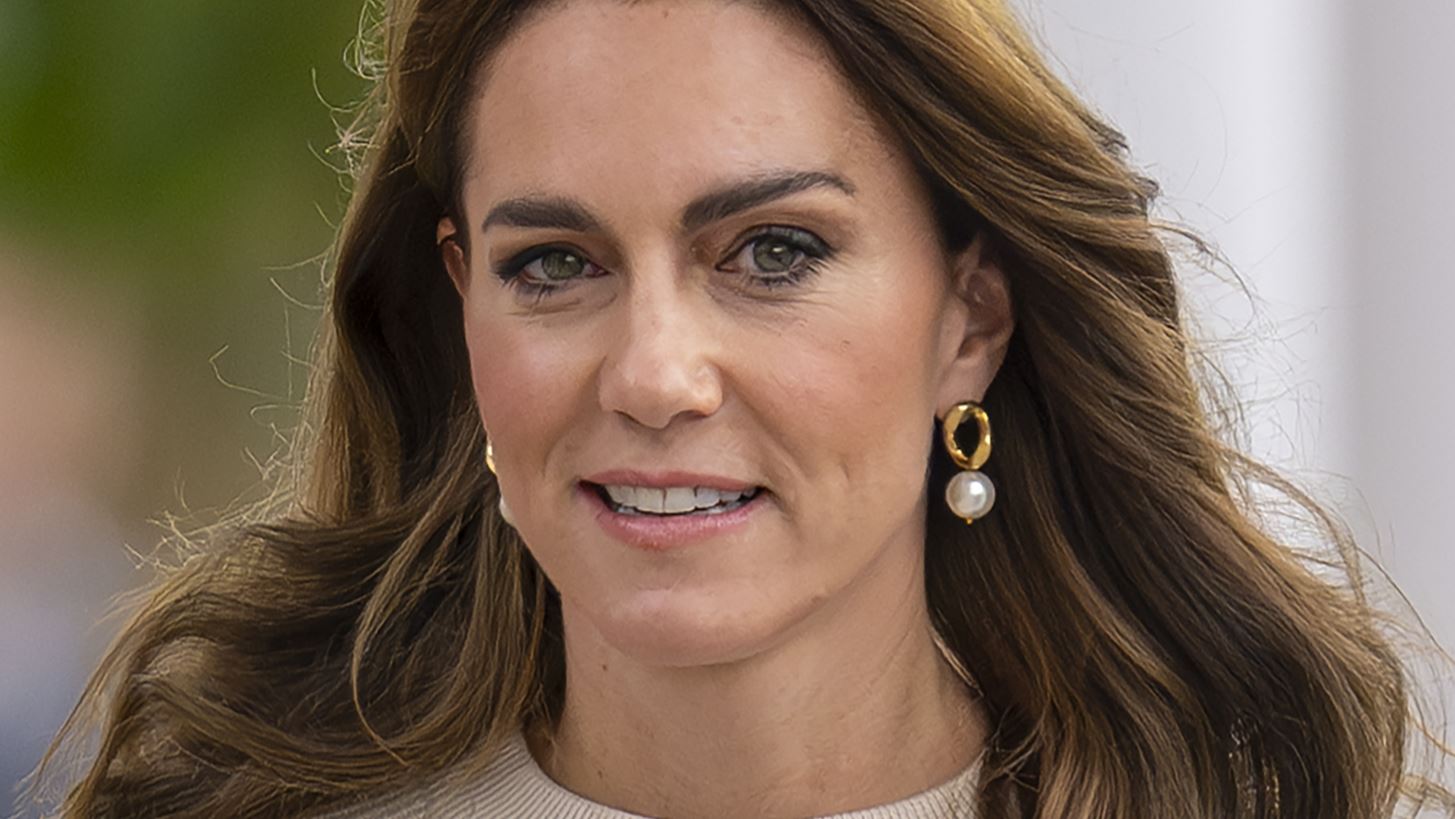 Kate Middleton | &#x3A3;&#x3C4;&#x3BF; &#x3BD;&#x3BF;&#x3C3;&#x3BF;&#x3BA;&#x3BF;&#x3BC;&#x3B5;&#x3AF;&#x3BF; &#x3B3;&#x3B9;&#x3B1; &#x3C3;&#x3BF;&#x3B2;&#x3B1;&#x3C1;&#x3CC; &#x3C7;&#x3B5;&#x3B9;&#x3C1;&#x3BF;&#x3C5;&#x3C1;&#x3B3;&#x3B5;&#x3AF;&#x3BF; - &#x398;&#x3B1; &#x3B1;&#x3C0;&#x3AD;&#x3C7;&#x3B5;&#x3B9; &#x3B1;&#x3C0;&#x3CC; &#x3C4;&#x3B1; &#x3BA;&#x3B1;&#x3B8;&#x3AE;&#x3BA;&#x3BF;&#x3BD;&#x3C4;&#x3AC; &#x3C4;&#x3B7;&#x3C2; &#x3BC;&#x3AD;&#x3C7;&#x3C1;&#x3B9; &#x3C4;&#x3BF; &#x3A0;&#x3AC;&#x3C3;&#x3C7;&#x3B1;