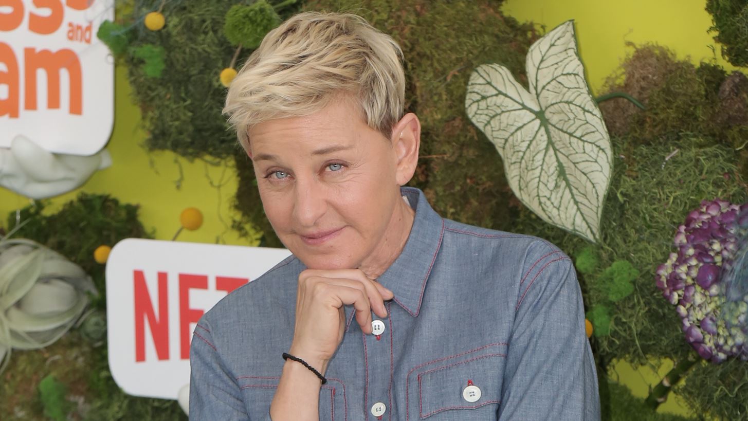 H Ellen DeGeneres &#x3B5;&#x3C0;&#x3B9;&#x3C3;&#x3C4;&#x3C1;&#x3AD;&#x3C6;&#x3B5;&#x3B9; &#x3BC;&#x3AD;&#x3C3;&#x3C9; YouTube