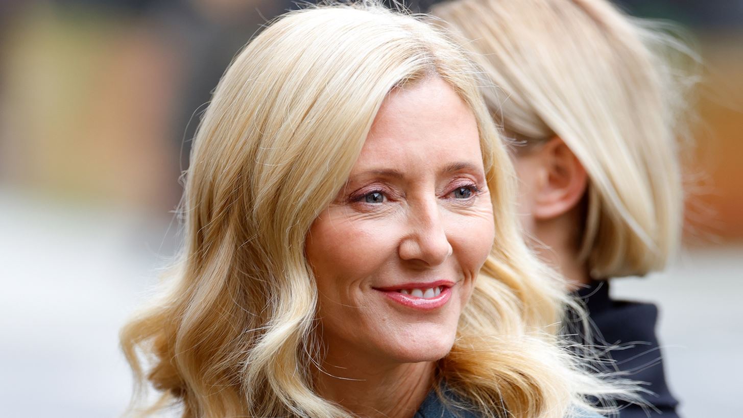 &#x397; Marie Chantal &#x3BC;&#x3AC;&#x3C2; &#x3B1;&#x3BD;&#x3BF;&#x3AF;&#x3B3;&#x3B5;&#x3B9; &#x3C4;&#x3B7;&#x3BD; &#x3C0;&#x3BF;&#x3BB;&#x3C5;&#x3C4;&#x3B5;&#x3BB;&#x3AE; &#x3C4;&#x3B7;&#x3C2; &#x3BA;&#x3B1;&#x3C4;&#x3BF;&#x3B9;&#x3BA;&#x3AF;&#x3B1; &#x3C3;&#x3C4;&#x3BF; &#x39B;&#x3BF;&#x3BD;&#x3B4;&#x3AF;&#x3BD;&#x3BF; | &#x397; &#x3C7;&#x3B5;&#x3B9;&#x3BC;&#x3B5;&#x3C1;&#x3B9;&#x3BD;&#x3AE; &#x3B4;&#x3B9;&#x3B1;&#x3BA;&#x3CC;&#x3C3;&#x3BC;&#x3B7;&#x3C3;&#x3B7;, &#x3B7; &#x3B5;&#x3C5;&#x3C1;&#x3CD;&#x3C7;&#x3C9;&#x3C1;&#x3B7; &#x3BA;&#x3BF;&#x3C5;&#x3B6;&#x3AF;&#x3BD;&#x3B1; &#x3BA;&#x3B1;&#x3B9; &#x3C4;&#x3BF; cozy &#x3C3;&#x3B1;&#x3BB;&#x3CC;&#x3BD;&#x3B9;