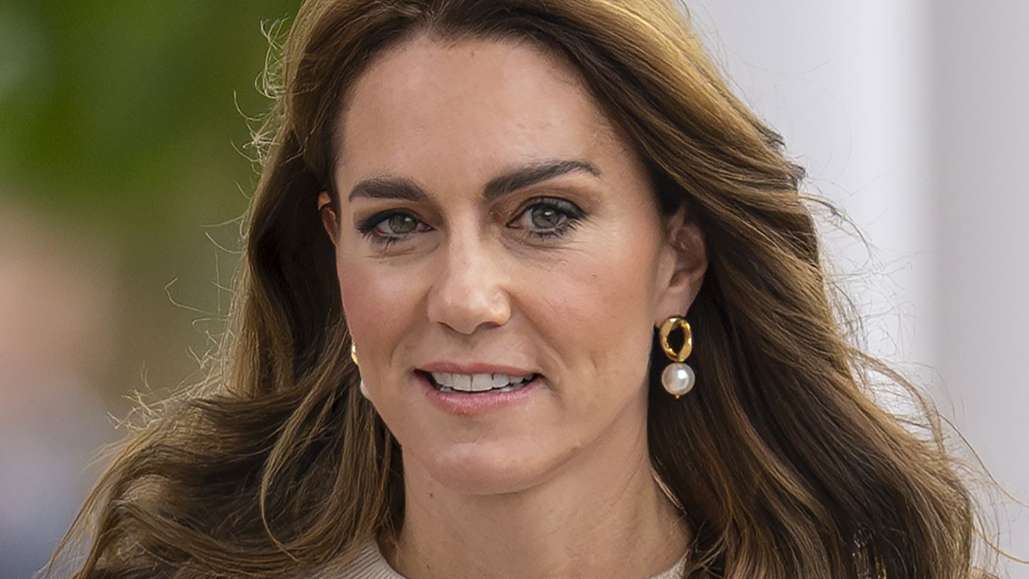 Kate Middleton | &#x3A4;&#x3B1; 7 &#x3C3;&#x3B7;&#x3BC;&#x3AC;&#x3B4;&#x3B9;&#x3B1; &#x3C0;&#x3BF;&#x3C5; &#x3B1;&#x3BC;&#x3C6;&#x3B9;&#x3C3;&#x3B2;&#x3B7;&#x3C4;&#x3BF;&#x3CD;&#x3BD; &#x3C4;&#x3B7; &#x3B3;&#x3BD;&#x3B7;&#x3C3;&#x3B9;&#x3CC;&#x3C4;&#x3B7;&#x3C4;&#x3B1; &#x3C4;&#x3B7;&#x3C2; &#x3C0;&#x3BF;&#x3BB;&#x3C5;&#x3C3;&#x3C5;&#x3B6;&#x3B7;&#x3C4;&#x3B7;&#x3BC;&#x3AD;&#x3BD;&#x3B7;&#x3C2; &#x3C6;&#x3C9;&#x3C4;&#x3BF;&#x3B3;&#x3C1;&#x3B1;&#x3C6;&#x3AF;&#x3B1;&#x3C2;