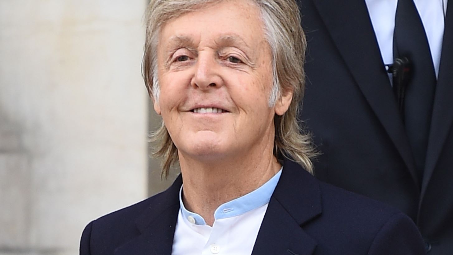Paul McCartney | &#x393;&#x3B9;&#x3CC;&#x3C1;&#x3C4;&#x3B1;&#x3C3;&#x3B5; &#x3C4;&#x3B1; 80&#x3B1; &#x3B3;&#x3B5;&#x3BD;&#x3AD;&#x3B8;&#x3BB;&#x3B9;&#x3AC; &#x3C4;&#x3BF;&#x3C5; &#x3C3;&#x3C4;&#x3B7; &#x39C;&#x3CD;&#x3BA;&#x3BF;&#x3BD;&#x3BF;