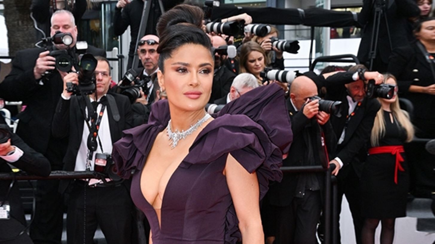 Salma Hayek | &#x3A4;&#x3BF; &#x3B1;&#x3C0;&#x3AF;&#x3B8;&#x3B1;&#x3BD;&#x3BF; &#x3B2;&#x3AF;&#x3BD;&#x3C4;&#x3B5;&#x3BF; &#x3C0;&#x3BF;&#x3C5; &#x3B1;&#x3BD;&#x3AD;&#x3B2;&#x3B1;&#x3C3;&#x3B5; &#x3B1;&#x3C0;&#x3CC; &#x3C4;&#x3BF; &#x3C0;&#x3AC;&#x3C1;&#x3C4;&#x3B9; &#x3B3;&#x3B9;&#x3B1; &#x3C4;&#x3B1; &#x3B3;&#x3B5;&#x3BD;&#x3AD;&#x3B8;&#x3BB;&#x3B9;&#x3B1; &#x3C4;&#x3BF;&#x3C5; &#x3C0;&#x3B1;&#x3C4;&#x3AD;&#x3C1;&#x3B1; &#x3C4;&#x3B7;&#x3C2;