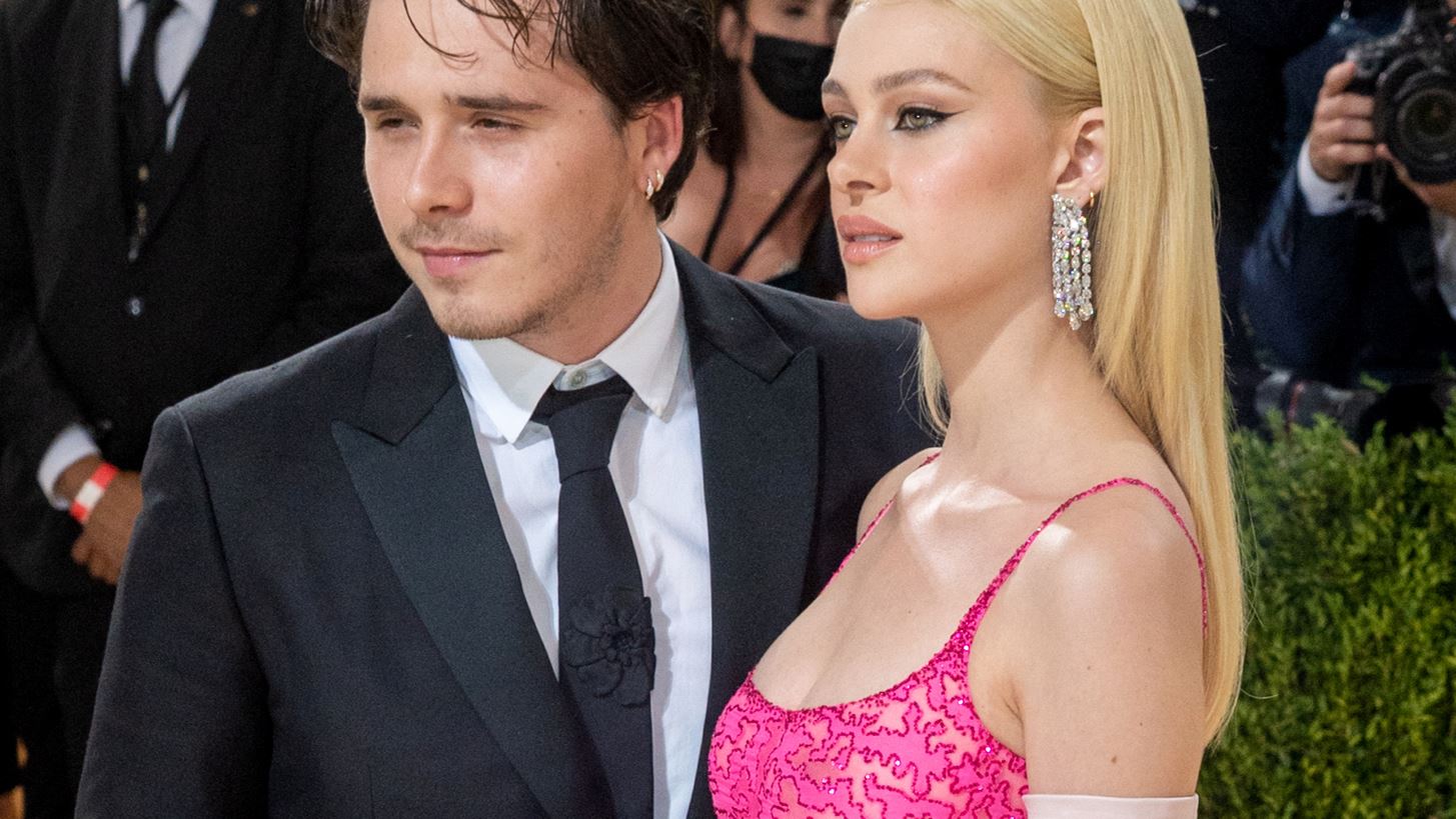 Nicola Peltz | &quot;O Brooklyn &#x3B4;&#x3AD;&#x3C7;&#x3C4;&#x3B7;&#x3BA;&#x3B5; &#x3BC;&#x3B5;&#x3B3;&#x3AC;&#x3BB;&#x3B7; &#x3C0;&#x3AF;&#x3B5;&#x3C3;&#x3B7; &#x3BD;&#x3B1; &#x3AD;&#x3C7;&#x3B5;&#x3B9; &#x3BC;&#x3B9;&#x3B1; &#x3C0;&#x3B5;&#x3C4;&#x3C5;&#x3C7;&#x3B7;&#x3BC;&#x3AD;&#x3BD;&#x3B7; &#x3BA;&#x3B1;&#x3C1;&#x3B9;&#x3AD;&#x3C1;&#x3B1;&quot;