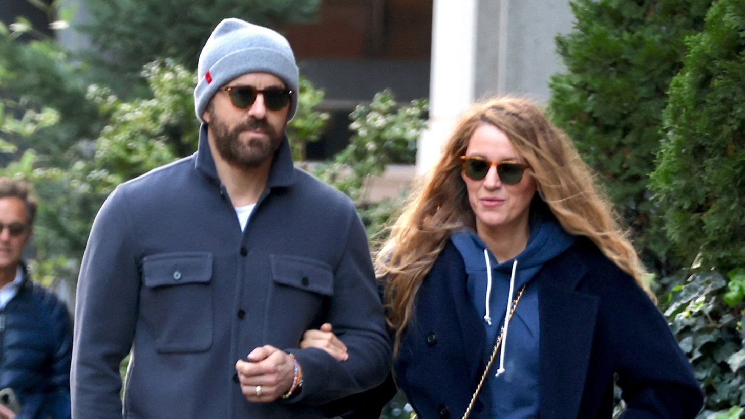 Blake Lively - Ryan Reynolds | &#x397; &#x3B5;&#x3BC;&#x3C6;&#x3AC;&#x3BD;&#x3B9;&#x3C3;&#x3B7; &#x3BC;&#x3B5; &#x3C4;&#x3B9;&#x3C2; 50 &#x3B1;&#x3C0;&#x3BF;&#x3C7;&#x3C1;&#x3CE;&#x3C3;&#x3B5;&#x3B9;&#x3C2; &#x3C4;&#x3BF;&#x3C5; &#x3BC;&#x3C0;&#x3BB;&#x3B5; &#x3BA;&#x3B1;&#x3B9; &#x3C4;&#x3BF;&#x3C5; &#x3B3;&#x3BA;&#x3C1;&#x3B9;