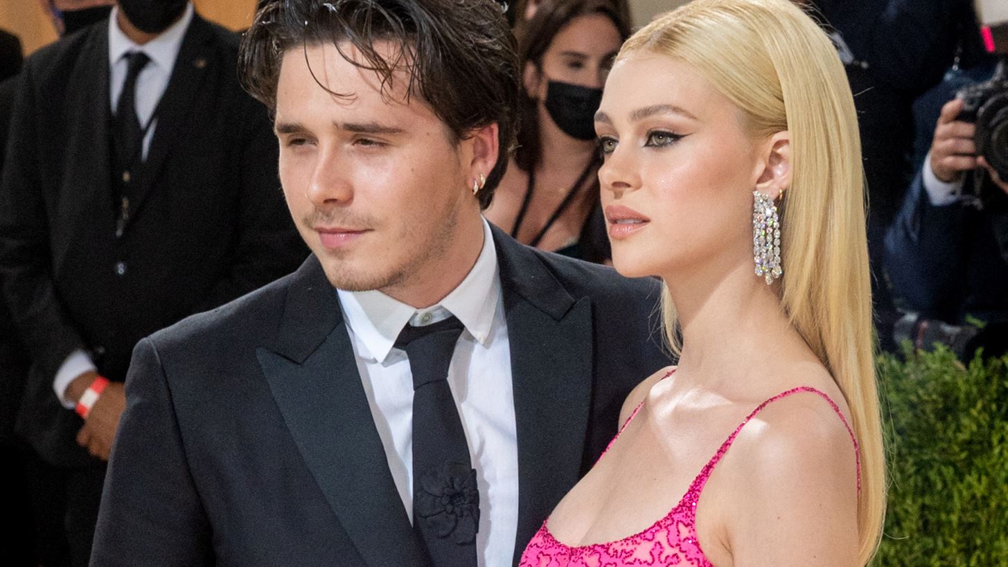 Nicola Peltz | &#x397; &#x3B1;&#x3BD;&#x3AC;&#x3C1;&#x3C4;&#x3B7;&#x3C3;&#x3B7; &#x3B3;&#x3B9;&#x3B1; &#x3C4;&#x3B7; &#x3B8;&#x3B5;&#x3C1;&#x3B1;&#x3C0;&#x3B5;&#x3AF;&#x3B1; &#x3BF;&#x3BC;&#x3BF;&#x3C1;&#x3C6;&#x3B9;&#x3AC;&#x3C2; &#x3C0;&#x3BF;&#x3C5; &#x3AD;&#x3BA;&#x3B1;&#x3BD;&#x3B5; &#x3BB;&#x3AF;&#x3B3;&#x3BF; &#x3C0;&#x3C1;&#x3B9;&#x3BD; &#x3C4;&#x3BF;&#x3BD; &#x3B3;&#x3AC;&#x3BC;&#x3BF; &#x3C4;&#x3B7;&#x3C2; &#x3BC;&#x3B5; &#x3C4;&#x3BF;&#x3BD; Brooklyn Beckham