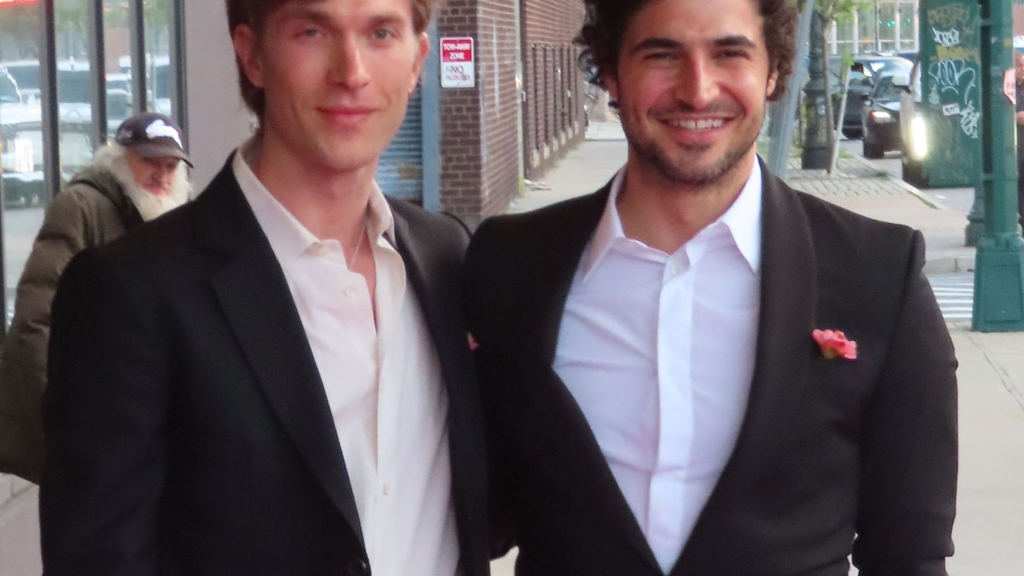 Zac Posen | &#x39F; &#x3B4;&#x3B9;&#x3AC;&#x3C3;&#x3B7;&#x3BC;&#x3BF;&#x3C2; &#x3C3;&#x3C7;&#x3B5;&#x3B4;&#x3B9;&#x3B1;&#x3C3;&#x3C4;&#x3AE;&#x3C2; &#x3B1;&#x3C1;&#x3C1;&#x3B1;&#x3B2;&#x3C9;&#x3BD;&#x3B9;&#x3AC;&#x3C3;&#x3C4;&#x3B7;&#x3BA;&#x3B5; &#x3C4;&#x3BF;&#x3BD; &#x3C3;&#x3CD;&#x3BD;&#x3C4;&#x3C1;&#x3BF;&#x3C6;&#x3CC; &#x3C4;&#x3BF;&#x3C5;, Harrison Ball