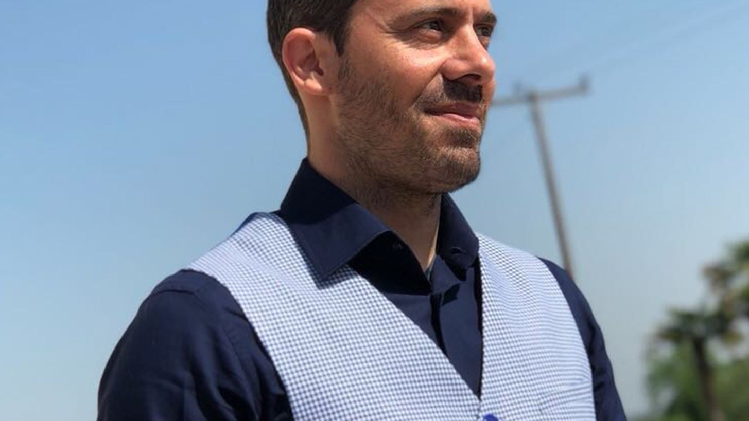 Pop archaeology: &#x39F; Ted Papakostas &#x3C6;&#x3AD;&#x3C1;&#x3BD;&#x3B5;&#x3B9; &#x3C4;&#x3B7;&#x3BD; &#x3B1;&#x3C1;&#x3C7;&#x3B1;&#x3B9;&#x3CC;&#x3C4;&#x3B7;&#x3C4;&#x3B1; &#x3C3;&#x3C4;&#x3BF; Instagram &#x3BA;&#x3B1;&#x3B9; &#x3BC;&#x3AC;&#x3C2; &#x3C0;&#x3C1;&#x3BF;&#x3C3;&#x3BA;&#x3B1;&#x3BB;&#x3B5;&#x3AF; &#x3BD;&#x3B1; &#x3C4;&#x3B7; &#x3B3;&#x3BD;&#x3C9;&#x3C1;&#x3AF;&#x3C3;&#x3BF;&#x3C5;&#x3BC;&#x3B5;