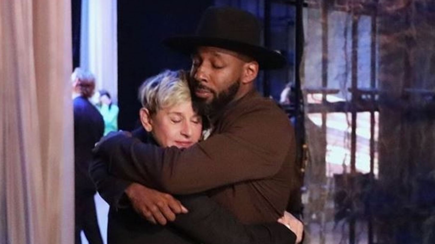 Dj tWitch | &#x3A4;&#x3BF; &#x3C3;&#x3C0;&#x3B1;&#x3C1;&#x3B1;&#x3BA;&#x3C4;&#x3B9;&#x3BA;&#x3CC; &#x3BC;&#x3AE;&#x3BD;&#x3C5;&#x3BC;&#x3B1; &#x3C4;&#x3B7;&#x3C2; Ellen DeGeneres &#x3BA;&#x3B1;&#x3B9; &#x3C4;&#x3BF; &#x3B1;&#x3BD;&#x3C4;&#x3AF;&#x3BF; &#x3C4;&#x3C9;&#x3BD; &#x3B4;&#x3B9;&#x3AC;&#x3C3;&#x3B7;&#x3BC;&#x3C9;&#x3BD; &#x3C4;&#x3BF;&#x3C5; Hollywood
