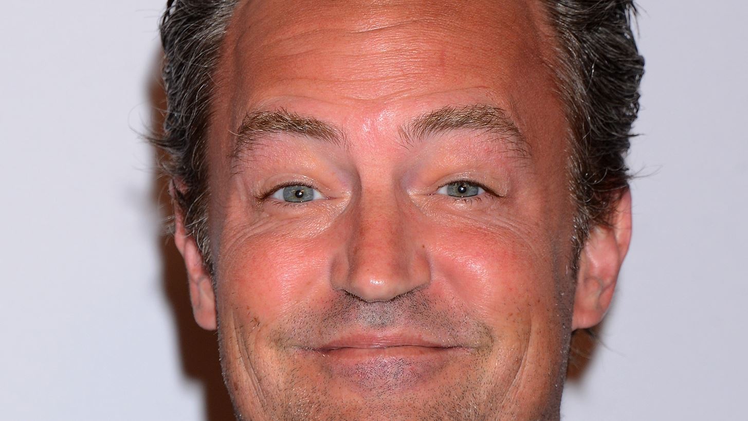 Matthew Perry | &#x3A0;&#x3AD;&#x3B8;&#x3B1;&#x3BD;&#x3B5; &#x3BE;&#x3B1;&#x3C6;&#x3BD;&#x3B9;&#x3BA;&#x3AC; &#x3C3;&#x3B5; &#x3B7;&#x3BB;&#x3B9;&#x3BA;&#x3AF;&#x3B1; 54 &#x3B5;&#x3C4;&#x3CE;&#x3BD;