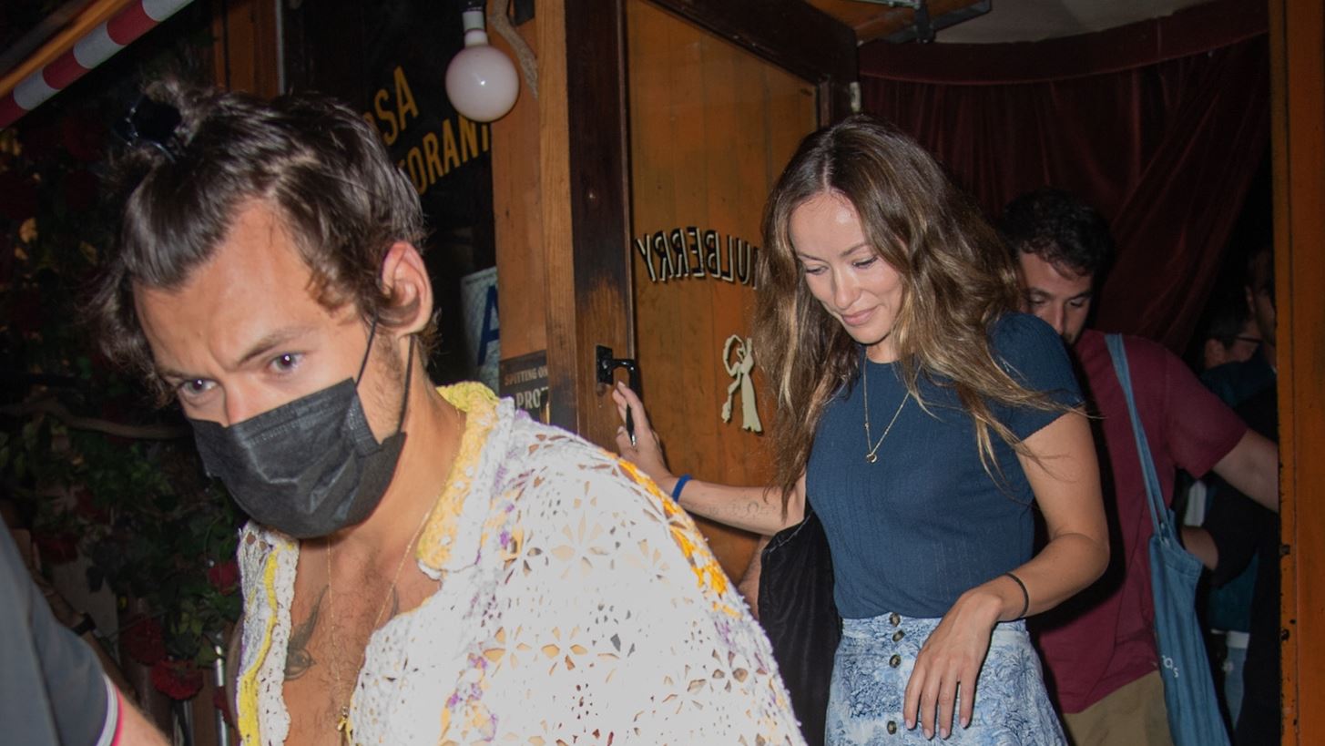 Olivia Wilde | &#x3A4;&#x3B9; &#x3AD;&#x3BA;&#x3B1;&#x3BD;&#x3B5; &#x3B7; &#x3B7;&#x3B8;&#x3BF;&#x3C0;&#x3BF;&#x3B9;&#x3CC;&#x3C2; &#x3CC;&#x3C4;&#x3B1;&#x3BD; &#x3BA;&#x3C5;&#x3BA;&#x3BB;&#x3BF;&#x3C6;&#x3CC;&#x3C1;&#x3B7;&#x3C3;&#x3B1;&#x3BD; &#x3BF;&#x3B9; &#x3C6;&#x3C9;&#x3C4;&#x3BF;&#x3B3;&#x3C1;&#x3B1;&#x3C6;&#x3AF;&#x3B5;&#x3C2; &#x3C4;&#x3BF;&#x3C5; Harry Styles &#x3BC;&#x3B5; &#x3C4;&#x3B7;&#x3BD; Emily Ratajkowski