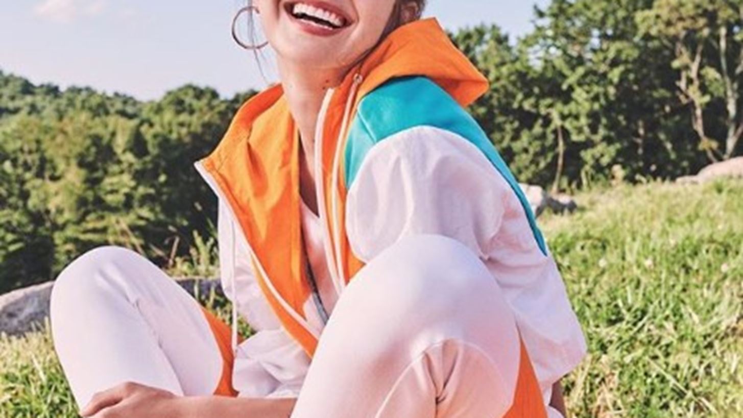 &#x397; Gigi Hadid &#x3BB;&#x3AC;&#x3BD;&#x3C3;&#x3B1;&#x3C1;&#x3B5; &#x3C4;&#x3B7;&#x3BD; &#x3C0;&#x3C1;&#x3CE;&#x3C4;&#x3B7; &#x3C4;&#x3B7;&#x3C2; &#x3C3;&#x3C5;&#x3BB;&#x3BB;&#x3BF;&#x3B3;&#x3AE; &#x3C3;&#x3B5; &#x3C3;&#x3C5;&#x3BD;&#x3B5;&#x3C1;&#x3B3;&#x3B1;&#x3C3;&#x3AF;&#x3B1; &#x3BC;&#x3B5; &#x3C4;&#x3B7;&#x3BD; Reebok