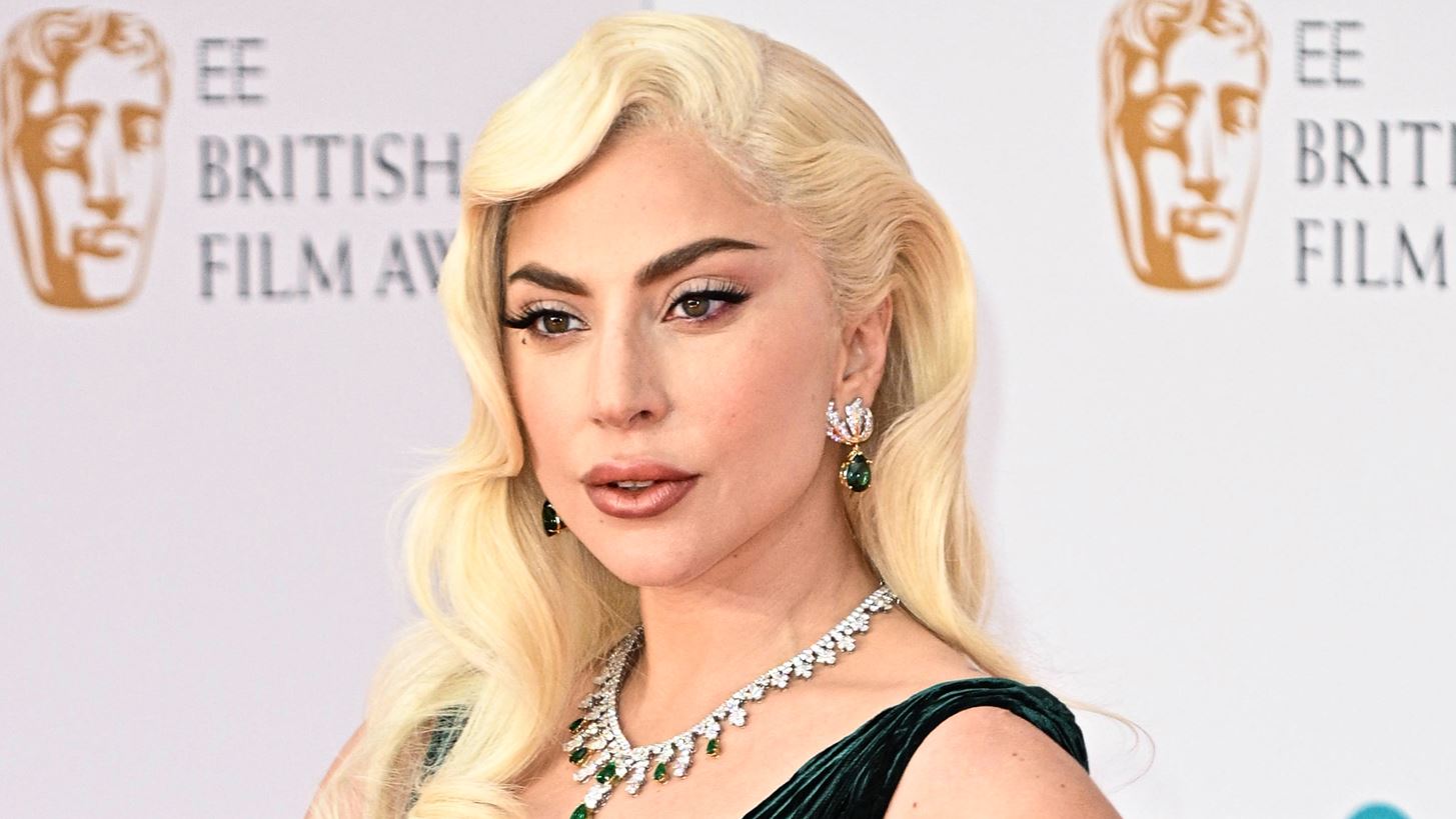&#x39F; &#x3B3;&#x3C1;&#x3AF;&#x3C6;&#x3BF;&#x3C2; &#x3C4;&#x3B7;&#x3C2; &#x3B7;&#x3BC;&#x3AD;&#x3C1;&#x3B1;&#x3C2; | &#x3A0;&#x3CE;&#x3C2; &#x3B7; Lady Gaga &#x3BA;&#x3B1;&#x3C4;&#x3AC;&#x3C6;&#x3B5;&#x3C1;&#x3B5; &#x3BD;&#x3B1; &#x3B5;&#x3BC;&#x3C6;&#x3B1;&#x3BD;&#x3B9;&#x3C3;&#x3C4;&#x3B5;&#x3AF; &#x3C4;&#x3B7;&#x3BD; &#x3AF;&#x3B4;&#x3B9;&#x3B1; &#x3BC;&#x3AD;&#x3C1;&#x3B1; &#x3BA;&#x3B1;&#x3B9; &#x3C3;&#x3C4;&#x3B9;&#x3C2; &#x3B4;&#x3CD;&#x3BF; &#x3B1;&#x3C0;&#x3BF;&#x3BD;&#x3BF;&#x3BC;&#x3AD;&#x3C2; &#x3B2;&#x3C1;&#x3B1;&#x3B2;&#x3B5;&#x3AF;&#x3C9;&#x3BD; BAFTA &#x3BA;&#x3B1;&#x3B9; Critics Choice