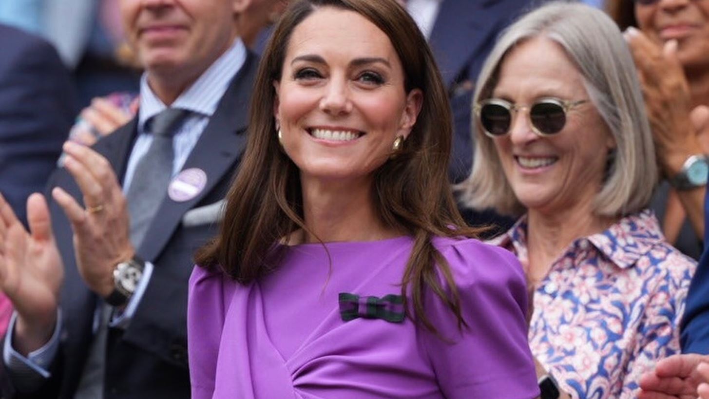 &#x397; Kate Middleton &#x3B5;&#x3C0;&#x3AD;&#x3C3;&#x3C4;&#x3C1;&#x3B5;&#x3C8;&#x3B5; &#x3C3;&#x3C4;&#x3BF; Wimbledon | &#x39C;&#x3B1;&#x3B6;&#x3AF; &#x3C4;&#x3B7;&#x3C2; &#x3B7; &#x3C0;&#x3C1;&#x3B9;&#x3B3;&#x3BA;&#x3AF;&#x3C0;&#x3B9;&#x3C3;&#x3C3;&#x3B1; Charlotte