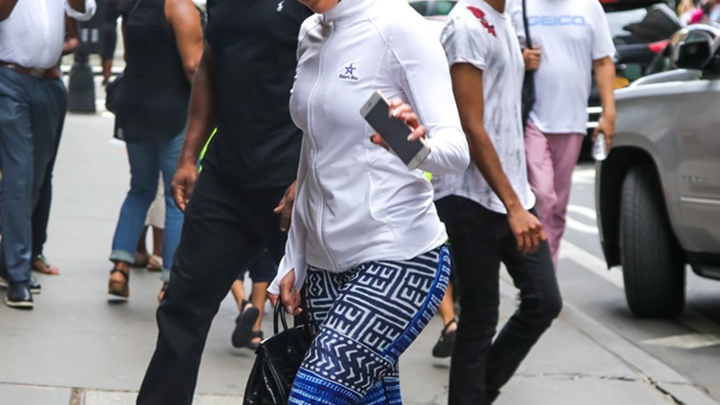 Jennifer Lopez: &#x3A0;&#x3BF;&#x3CD; &#x3C4;&#x3B7;&#x3BD; &#x3B5;&#x3BD;&#x3C4;&#x3CC;&#x3C0;&#x3B9;&#x3C3;&#x3B5; &#x3BF; &#x3C6;&#x3C9;&#x3C4;&#x3BF;&#x3B3;&#x3C1;&#x3B1;&#x3C6;&#x3B9;&#x3BA;&#x3CC;&#x3C2; &#x3C6;&#x3B1;&#x3BA;&#x3CC;&#x3C2;;