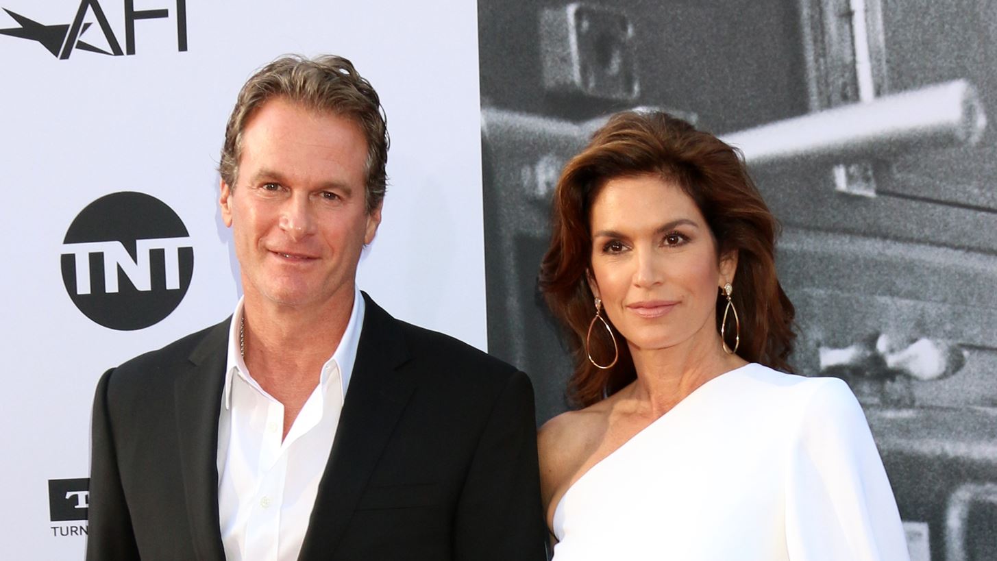 Cindy Crawford | &#x397; &#x3C4;&#x3C1;&#x3C5;&#x3C6;&#x3B5;&#x3C1;&#x3AE; &#x3B1;&#x3C6;&#x3B9;&#x3AD;&#x3C1;&#x3C9;&#x3C3;&#x3B7; &#x3B3;&#x3B9;&#x3B1; &#x3C4;&#x3B1; 25 &#x3C7;&#x3C1;&#x3CC;&#x3BD;&#x3B9;&#x3B1; &#x3B3;&#x3AC;&#x3BC;&#x3BF;&#x3C5; &#x3BC;&#x3B5; &#x3C4;&#x3BF;&#x3BD; &#x3C3;&#x3CD;&#x3B6;&#x3C5;&#x3B3;&#x3CC; &#x3C4;&#x3B7;&#x3C2;, Rande Gerber