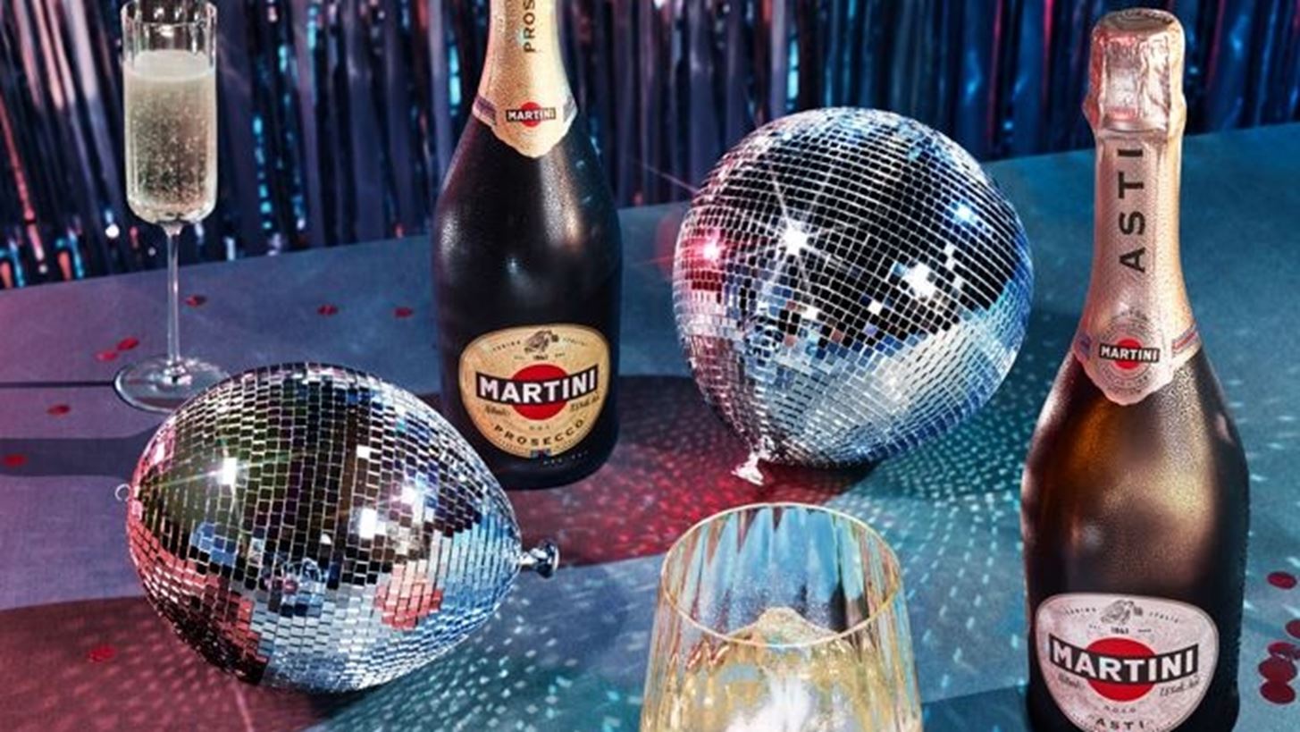 No Martini No Party! | &#x3A7;&#x3AC;&#x3C1;&#x3B9;&#x3C3;&#x3B5; &#x3B1;&#x3AD;&#x3C1;&#x3B1; &#x399;&#x3C4;&#x3B1;&#x3BB;&#x3AF;&#x3B1;&#x3C2; &#x3C3;&#x3C4;&#x3BF; &#x3C6;&#x3B5;&#x3C4;&#x3B9;&#x3BD;&#x3CC; &#x3C1;&#x3B5;&#x3B2;&#x3B5;&#x3B3;&#x3B9;&#x3CC;&#x3BD;, &#x3C4;&#x3C3;&#x3BF;&#x3C5;&#x3B3;&#x3BA;&#x3C1;&#x3AF;&#x3B6;&#x3BF;&#x3BD;&#x3C4;&#x3B1;&#x3C2; &#x3BC;&#x3B5; Martini Sparkling