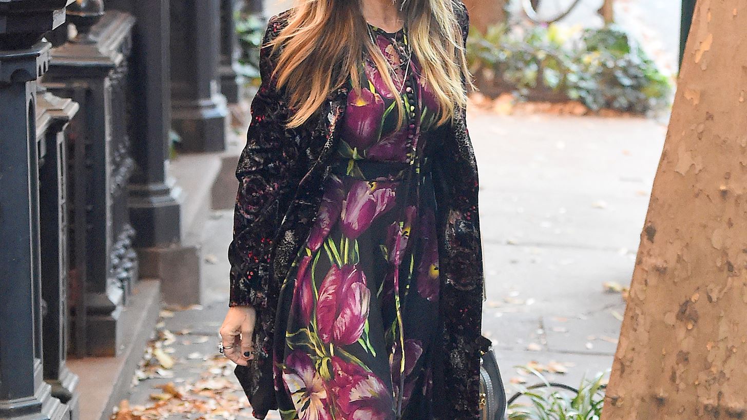 &#x39B;&#x3B1;&#x3C4;&#x3C1;&#x3AD;&#x3C8;&#x3B1;&#x3BC;&#x3B5; &#x3C4;&#x3BF; &#x3C6;&#x3BB;&#x3BF;&#x3C1;&#x3AC;&#x3BB; &#x3C6;&#x3CC;&#x3C1;&#x3B5;&#x3BC;&#x3B1; &#x3C4;&#x3B7;&#x3C2; Sarah Jessica Parker