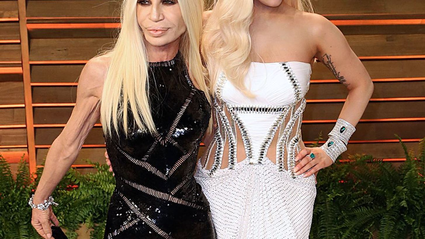 &#x397; Lady Gaga &#x3B4;&#x3B5;&#x3BD; &#x3B8;&#x3B1; &#x3C5;&#x3C0;&#x3BF;&#x3B4;&#x3C5;&#x3B8;&#x3B5;&#x3AF; &#x3C4;&#x3B5;&#x3BB;&#x3B9;&#x3BA;&#x3AC; &#x3C4;&#x3B7; Donatella Versace &#x3C3;&#x3C4;&#x3BF; American Crime Story