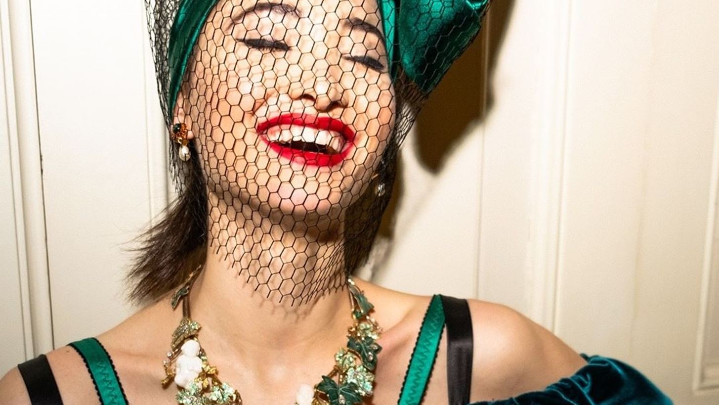 Dolce&amp;Gabbana | &#x3A4;&#x3B1; &#x3C4;&#x3C1;&#x3AF;&#x3B1; &#x3C6;&#x3B9;&#x3BB;&#x3BC;&#x3C2; &#x3B3;&#x3B9;&#x3B1; &#x3C4;&#x3B7;&#x3BD; &#x3C0;&#x3B1;&#x3C1;&#x3BF;&#x3C5;&#x3C3;&#x3AF;&#x3B1;&#x3C3;&#x3B7; &#x3C4;&#x3B7;&#x3C2; Alta Moda