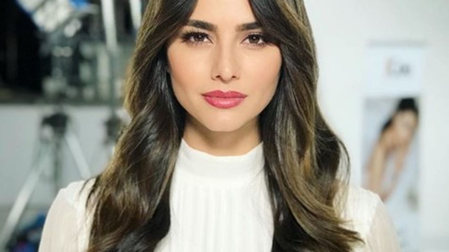 &#x397; &#x397;&#x3BB;&#x3B9;&#x3AC;&#x3BD;&#x3B1; &#x3A0;&#x3B1;&#x3C0;&#x3B1;&#x3B3;&#x3B5;&#x3C9;&#x3C1;&#x3B3;&#x3AF;&#x3BF;&#x3C5; &#x3C6;&#x3C9;&#x3C4;&#x3BF;&#x3B3;&#x3C1;&#x3B1;&#x3C6;&#x3AF;&#x3B6;&#x3B5;&#x3C4;&#x3B1;&#x3B9; &#x3B3;&#x3B9;&#x3B1; &#x3C4;&#x3BF; &#x3C4;&#x3B5;&#x3CD;&#x3C7;&#x3BF;&#x3C2; &#x3A6;&#x3B5;&#x3B2;&#x3C1;&#x3BF;&#x3C5;&#x3B1;&#x3C1;&#x3AF;&#x3BF;&#x3C5; &#x3C4;&#x3B7;&#x3C2; Madame Figaro