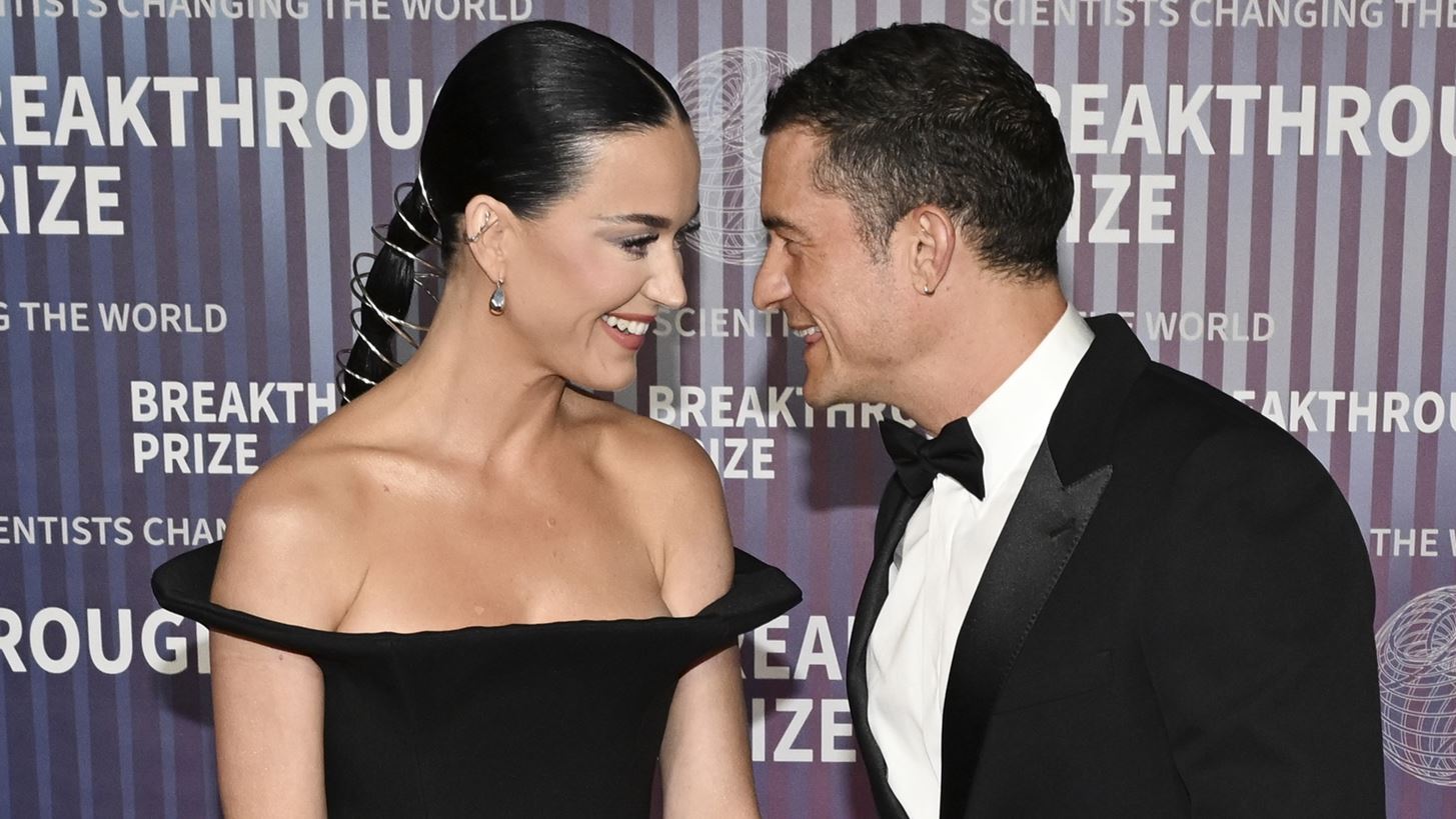 Katy Perry - Orlando Bloom | &#x3A7;&#x3AD;&#x3C1;&#x3B9; - &#x3C7;&#x3AD;&#x3C1;&#x3B9; &#x3C3;&#x3B5; &#x3BC;&#x3AF;&#x3B1; &#x3C0;&#x3C1;&#x3B1;&#x3B3;&#x3BC;&#x3B1;&#x3C4;&#x3B9;&#x3BA;&#x3AC; &#x3C3;&#x3C0;&#x3AC;&#x3BD;&#x3B9;&#x3B1; red carpet &#x3B5;&#x3BC;&#x3C6;&#x3AC;&#x3BD;&#x3B9;&#x3C3;&#x3B7;